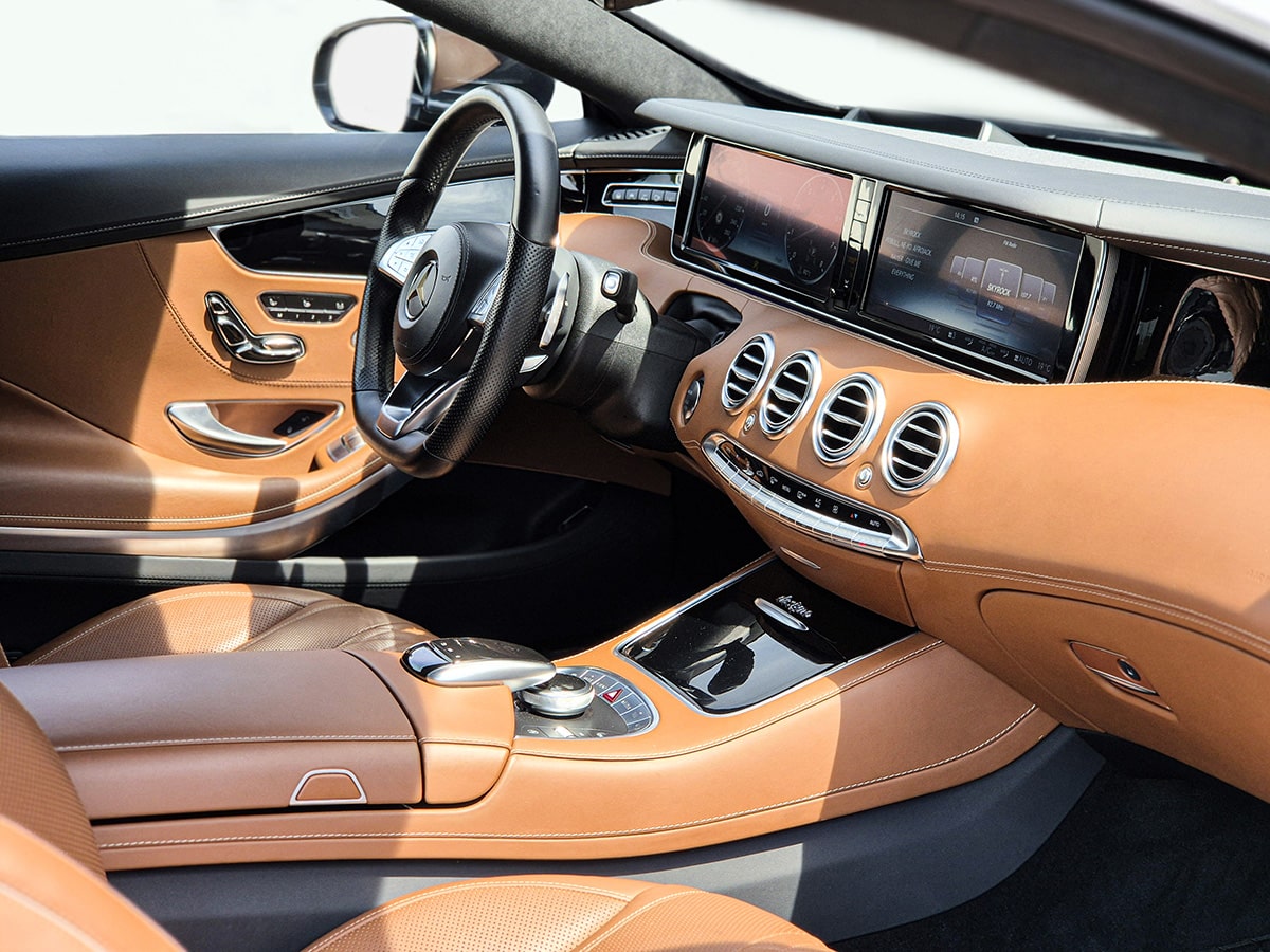 Mercedes-Benz Classe S Coupe 500 4matic - intérieur avant droit