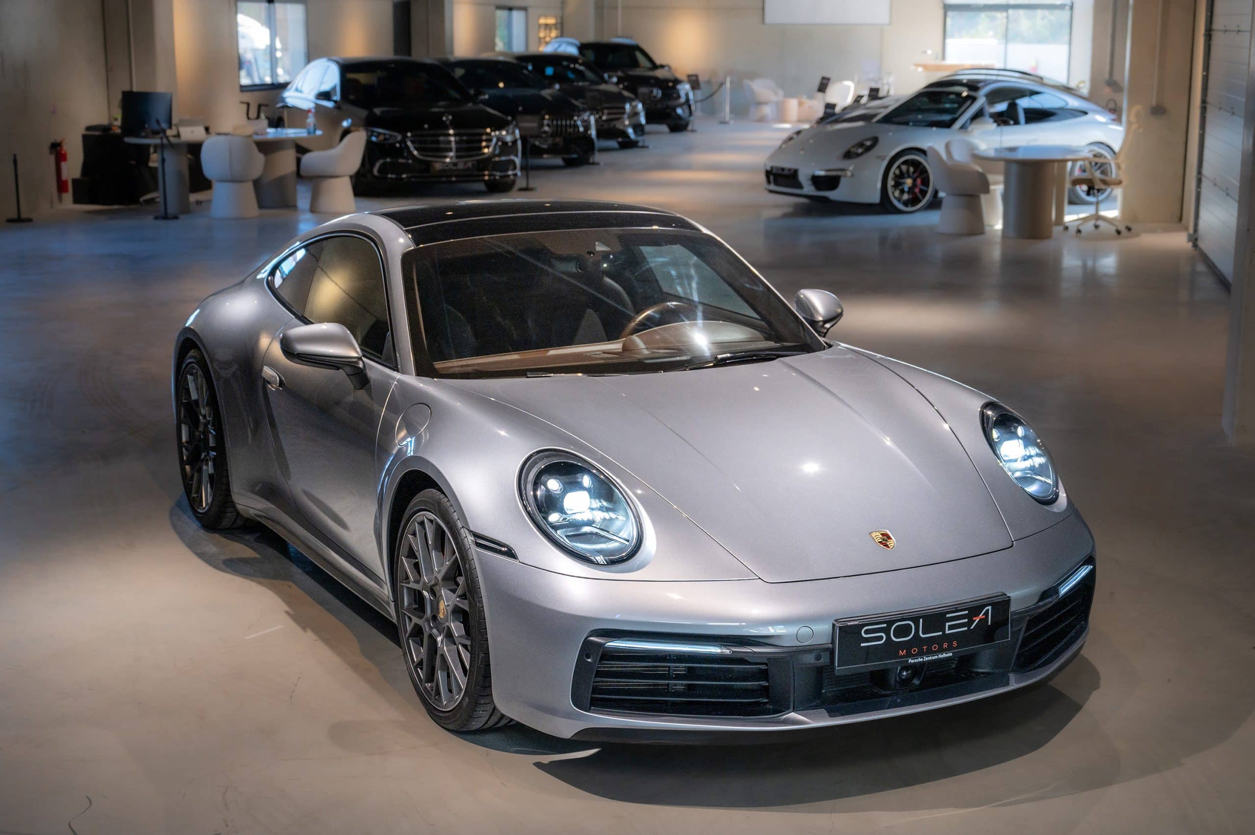 Porsche_Carrera-4S_argent_01