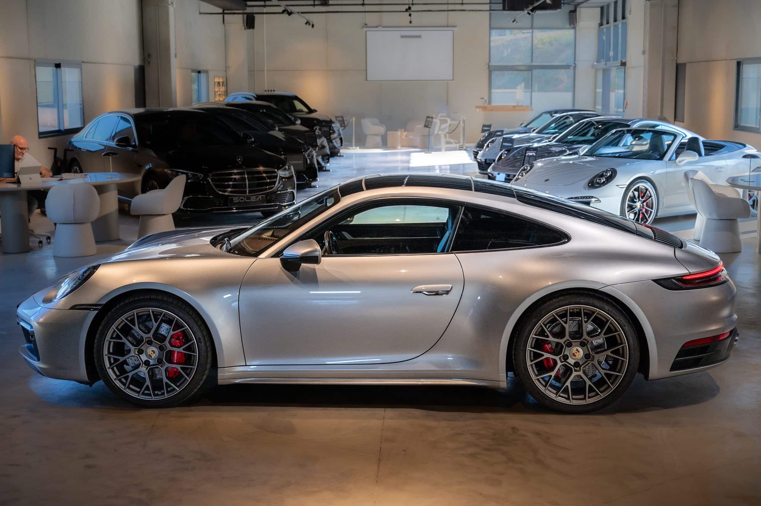 Porsche_Carrera-4S_argent_06