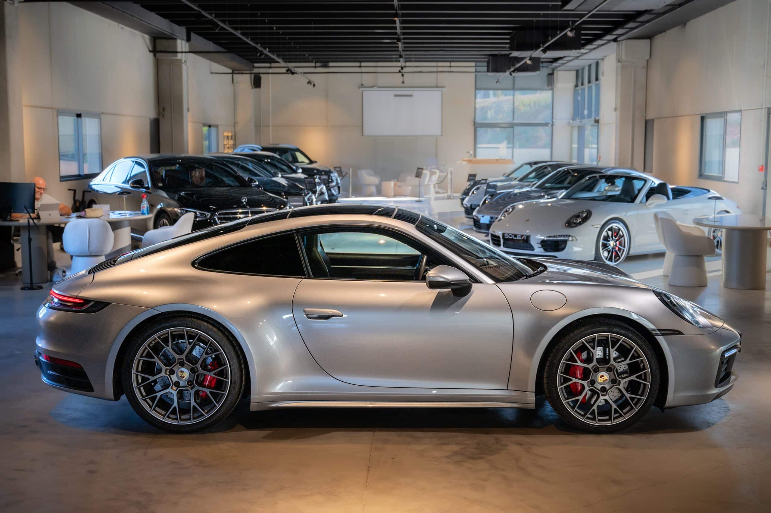 Porsche_Carrera-4S_argent_07