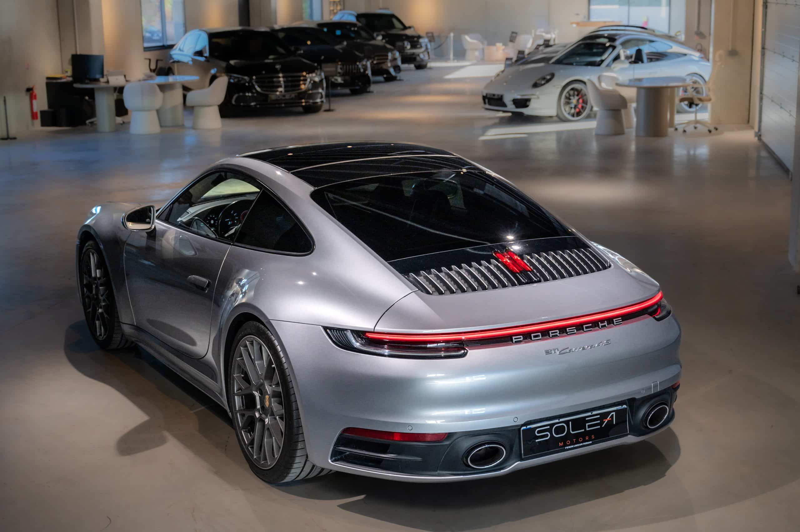 Porsche_Carrera-4S_argent_08