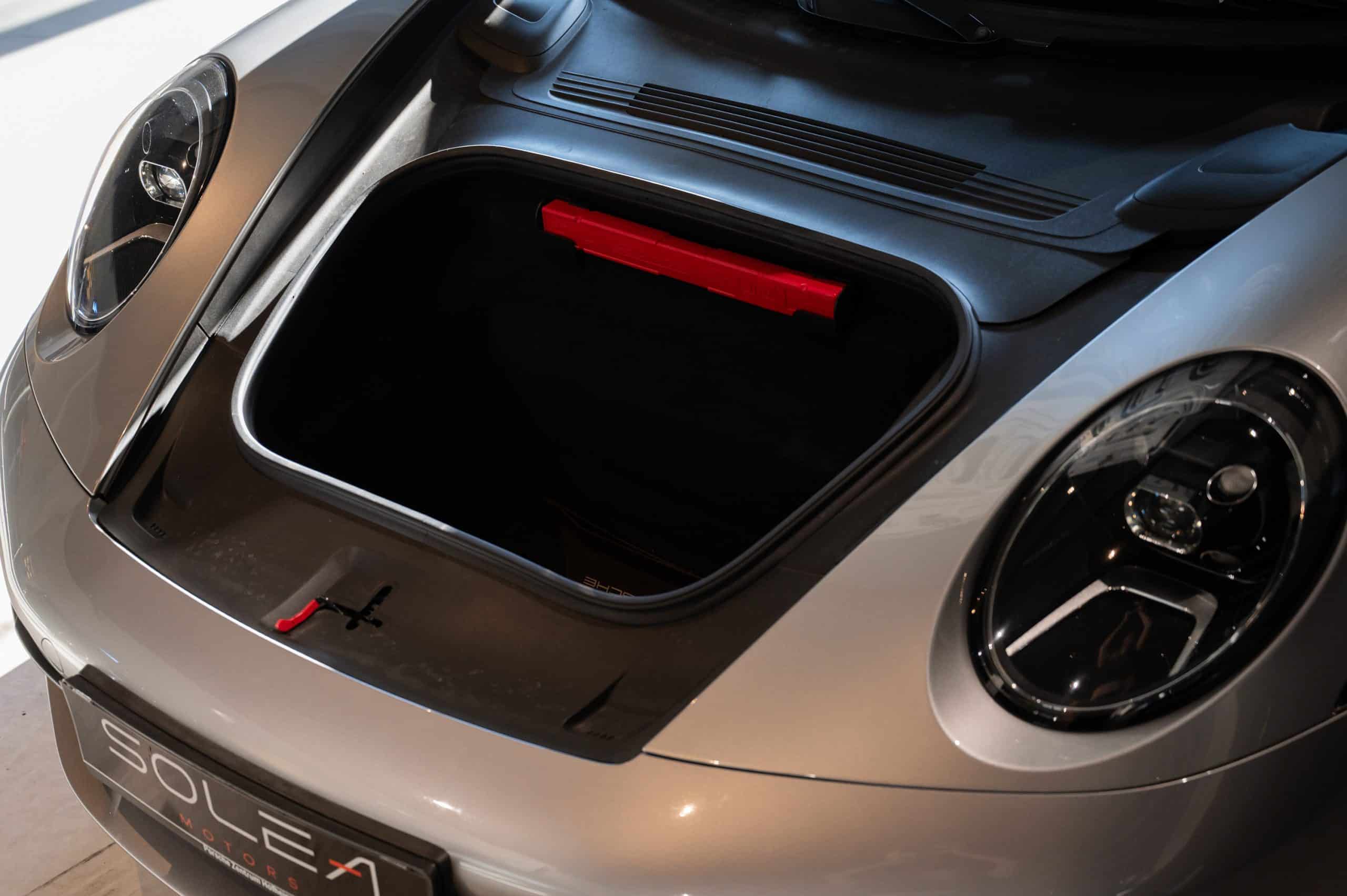 Porsche_Carrera-4S_argent_15