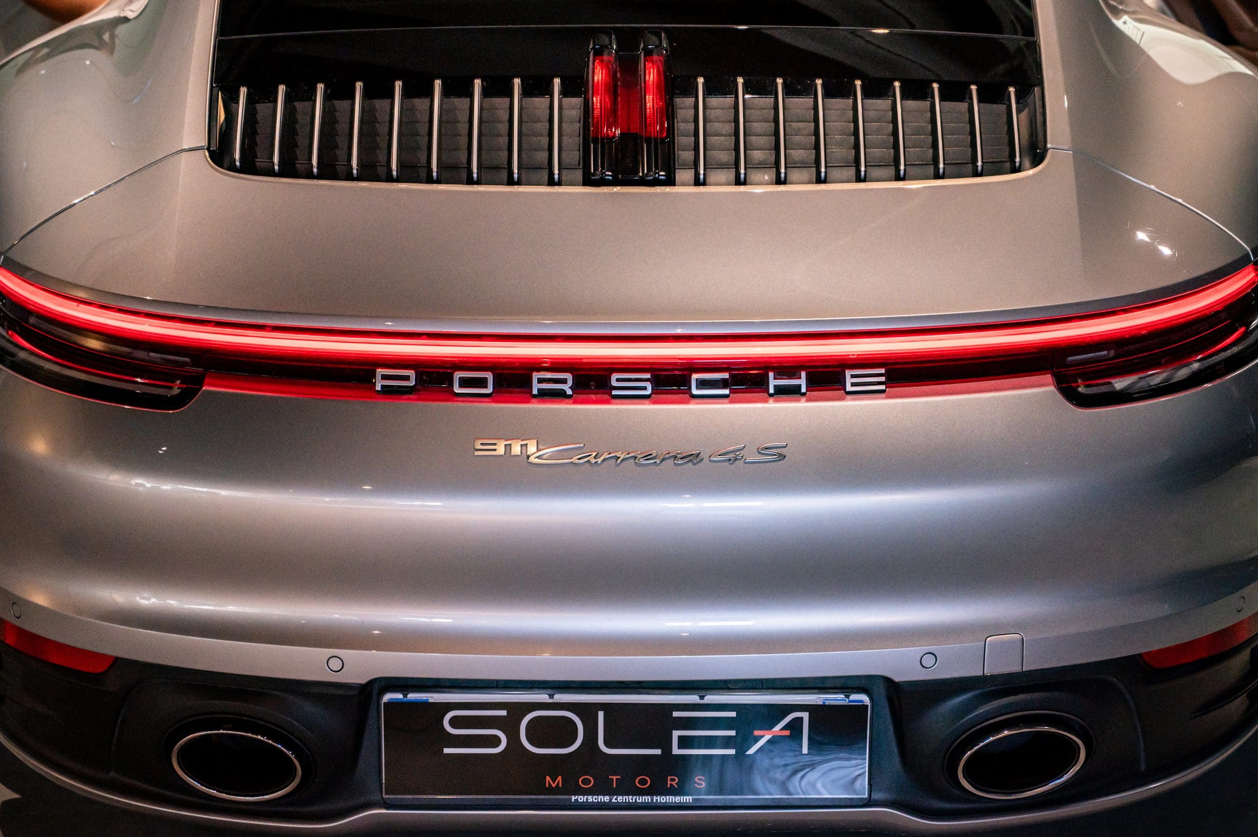 Porsche_Carrera-4S_argent_18