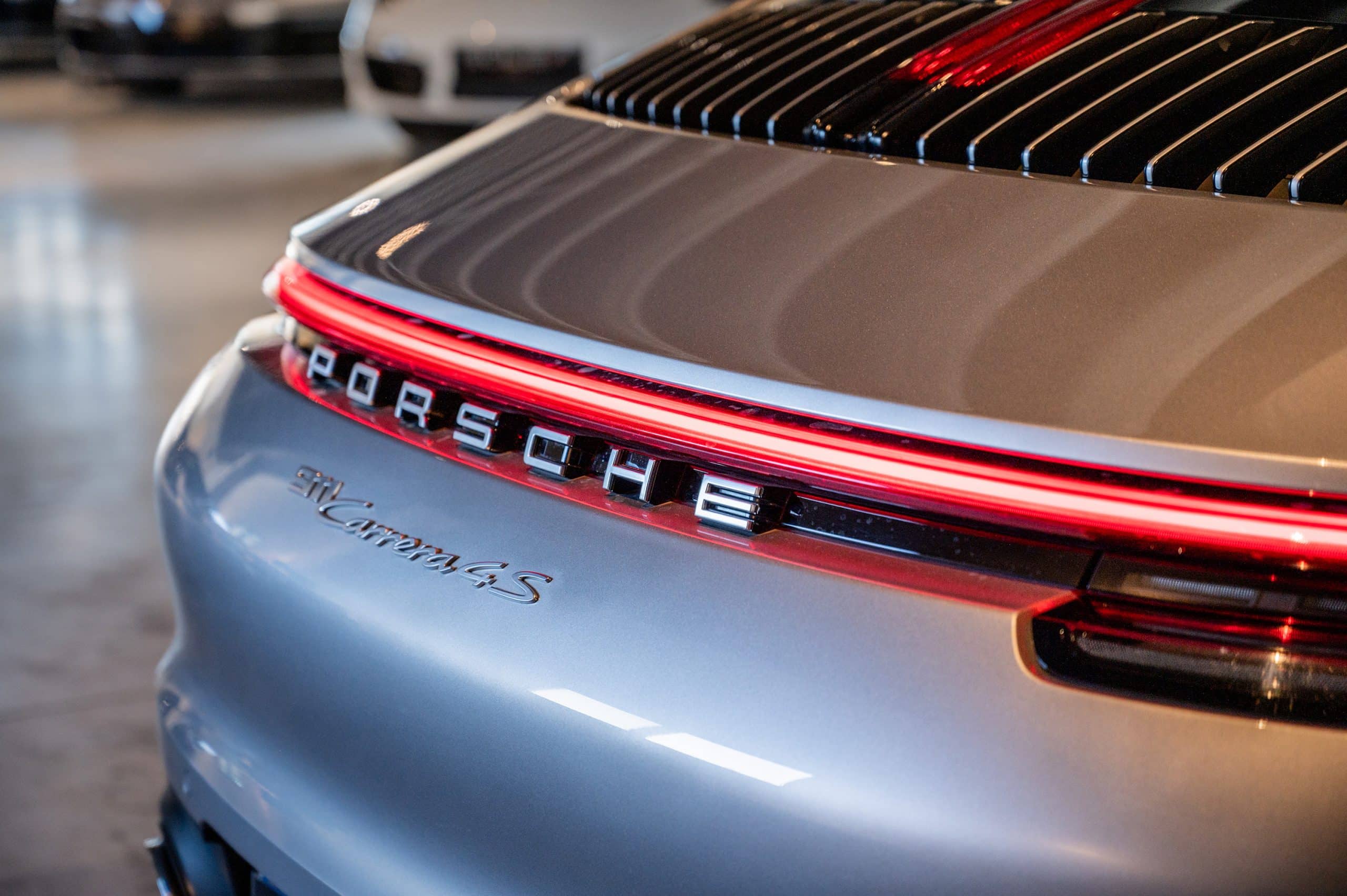 Porsche_Carrera-4S_argent_19