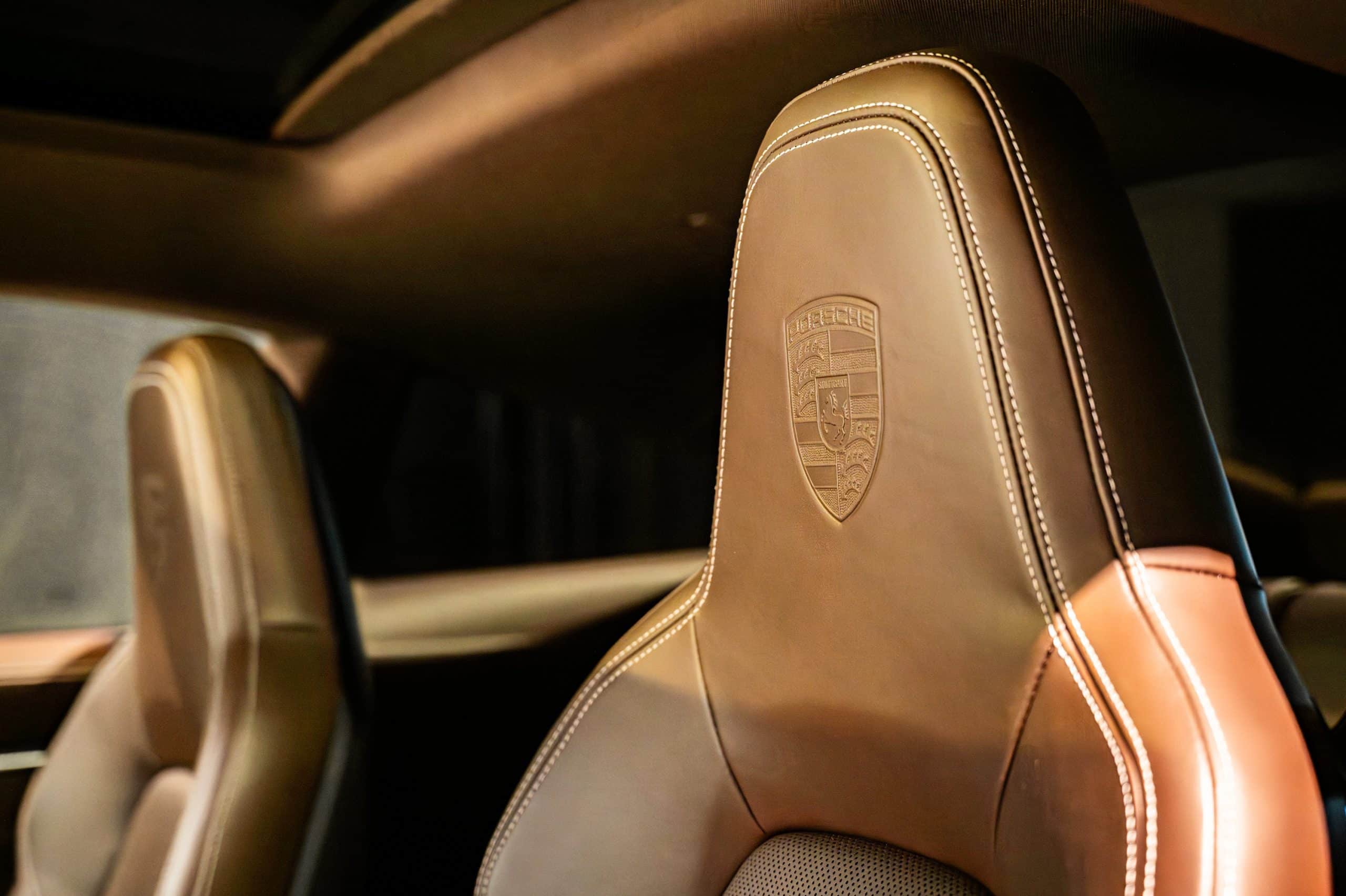 Porsche_Carrera-4S_argent_23