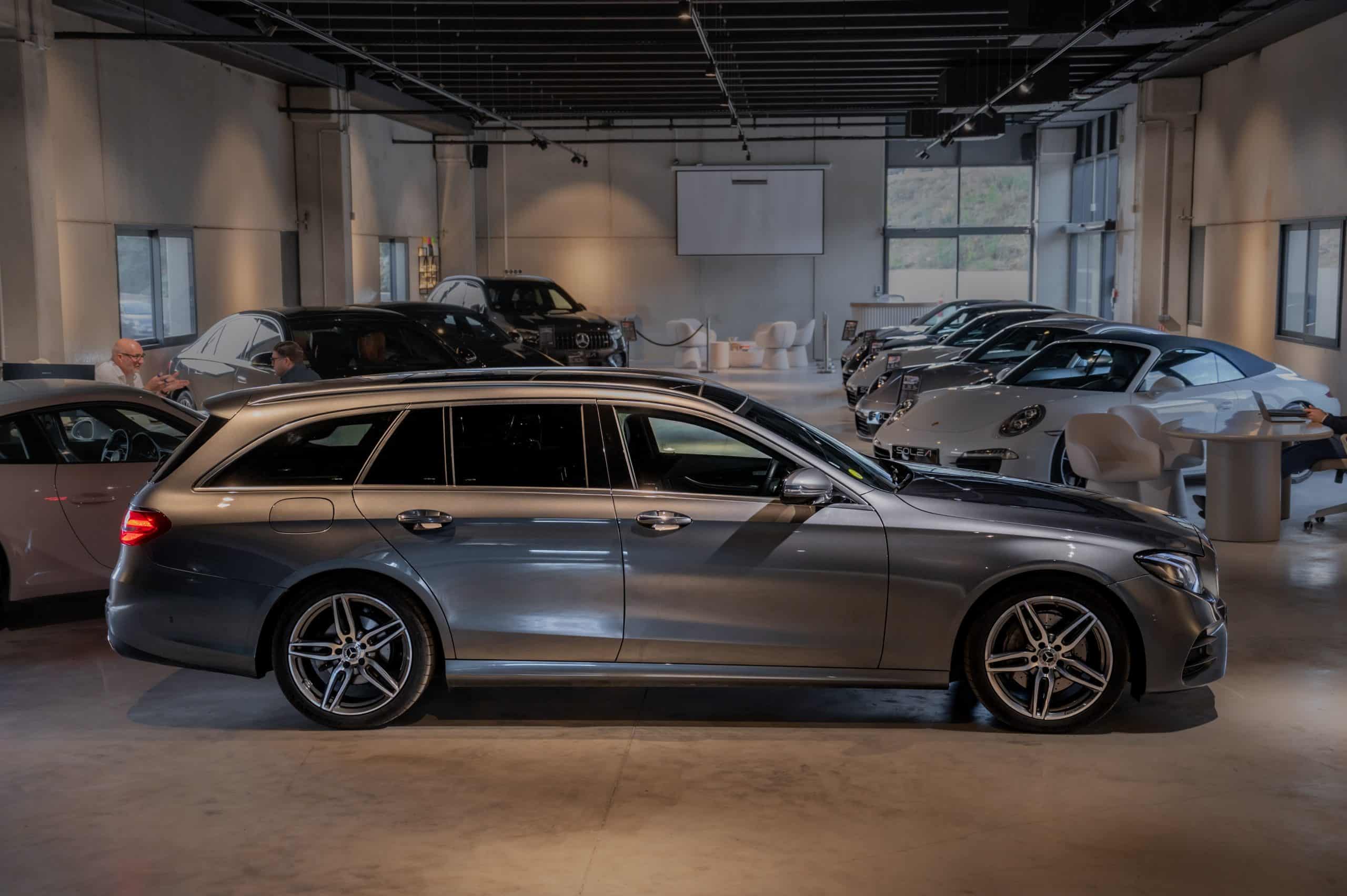 Mercedes_Classe-E_grise_04