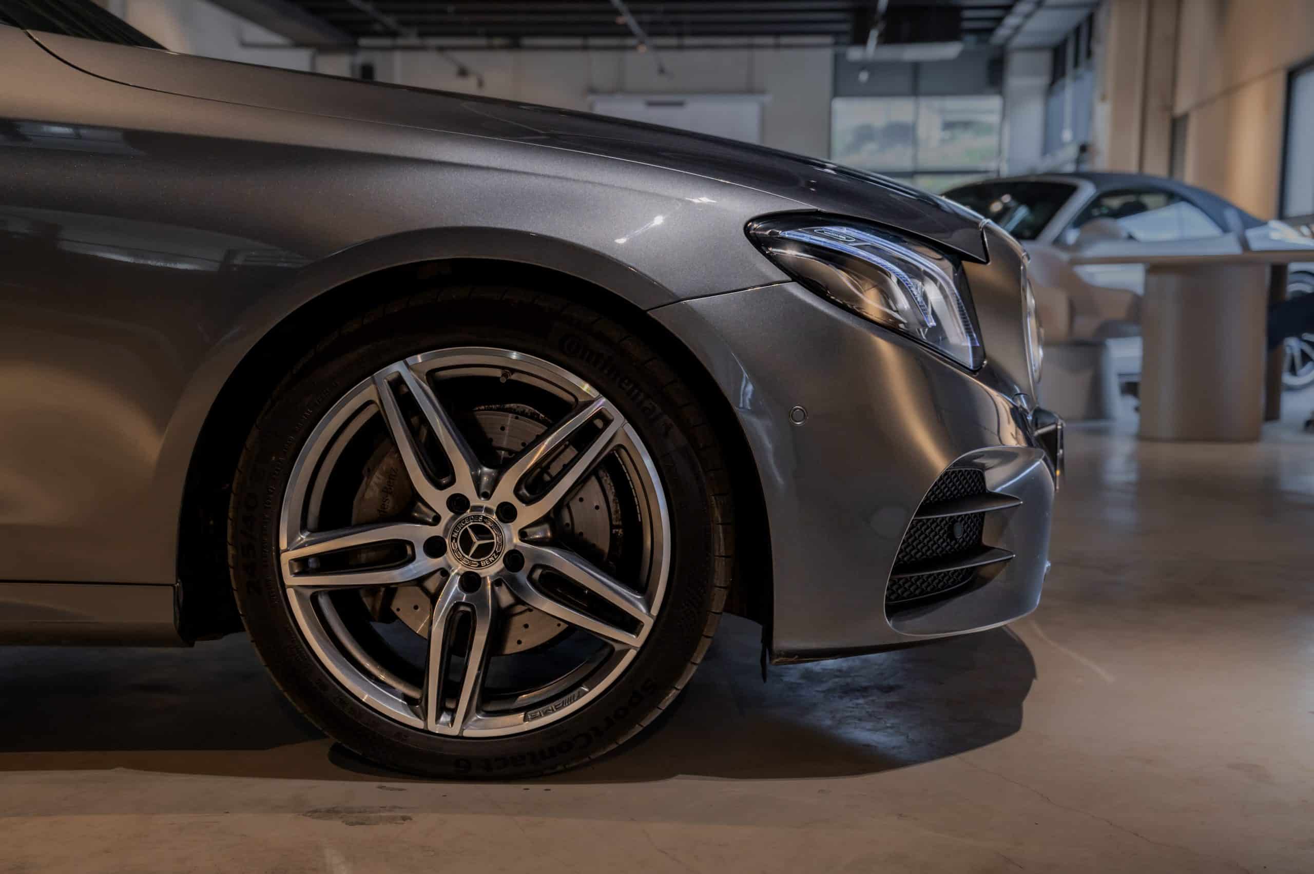 Mercedes_Classe-E_grise_05