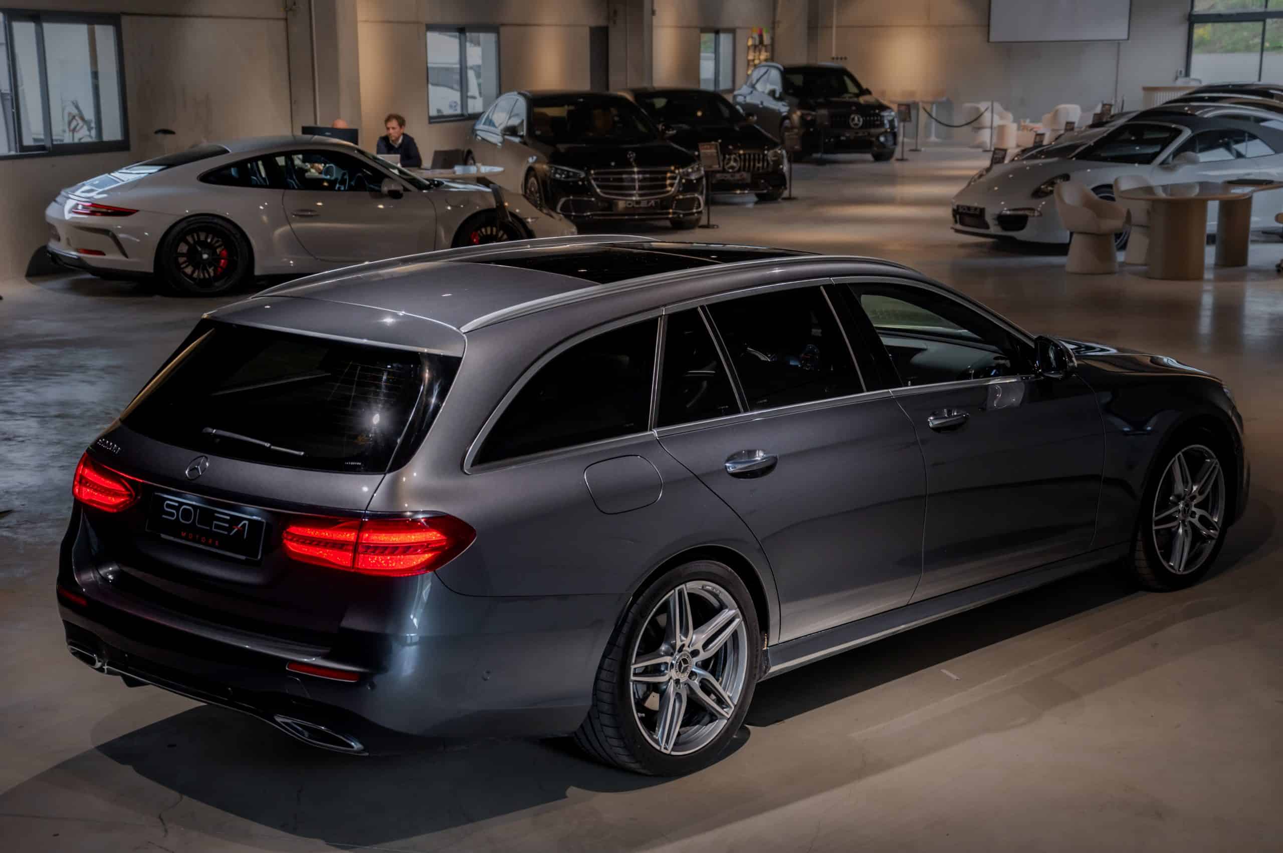 Mercedes_Classe-E_grise_10