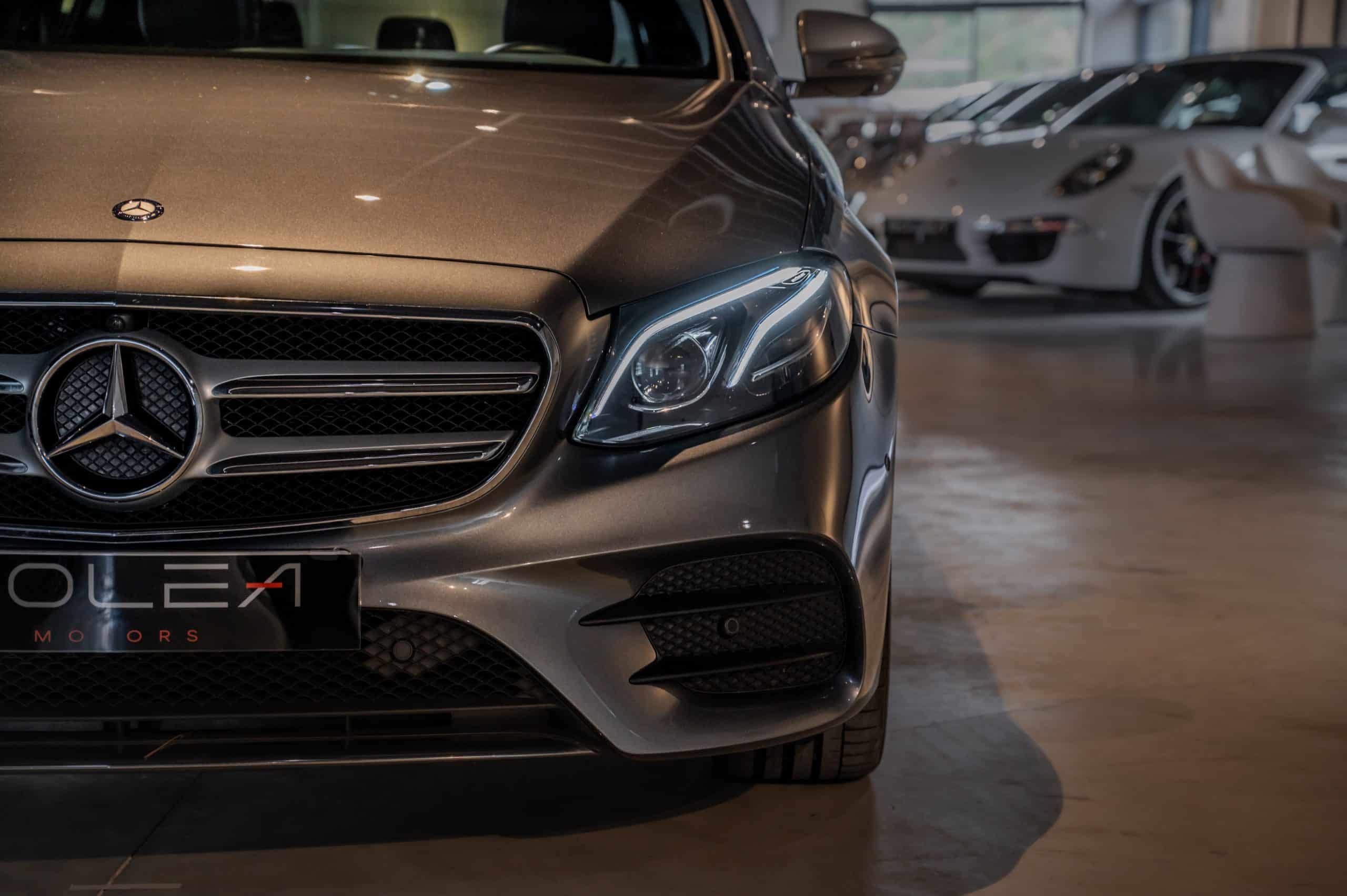 Mercedes_Classe-E_grise_11