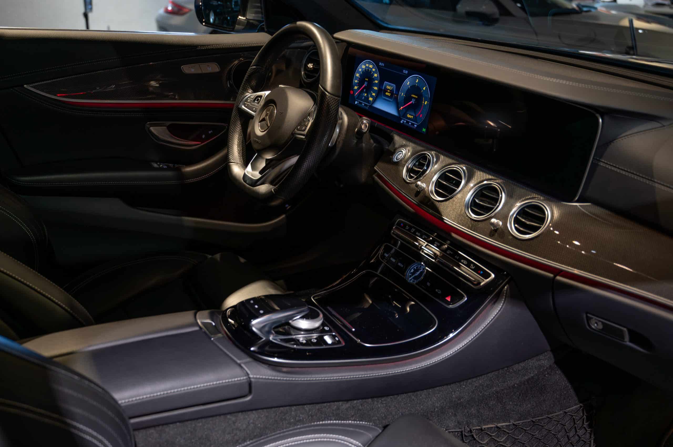 Mercedes_Classe-E_grise_18