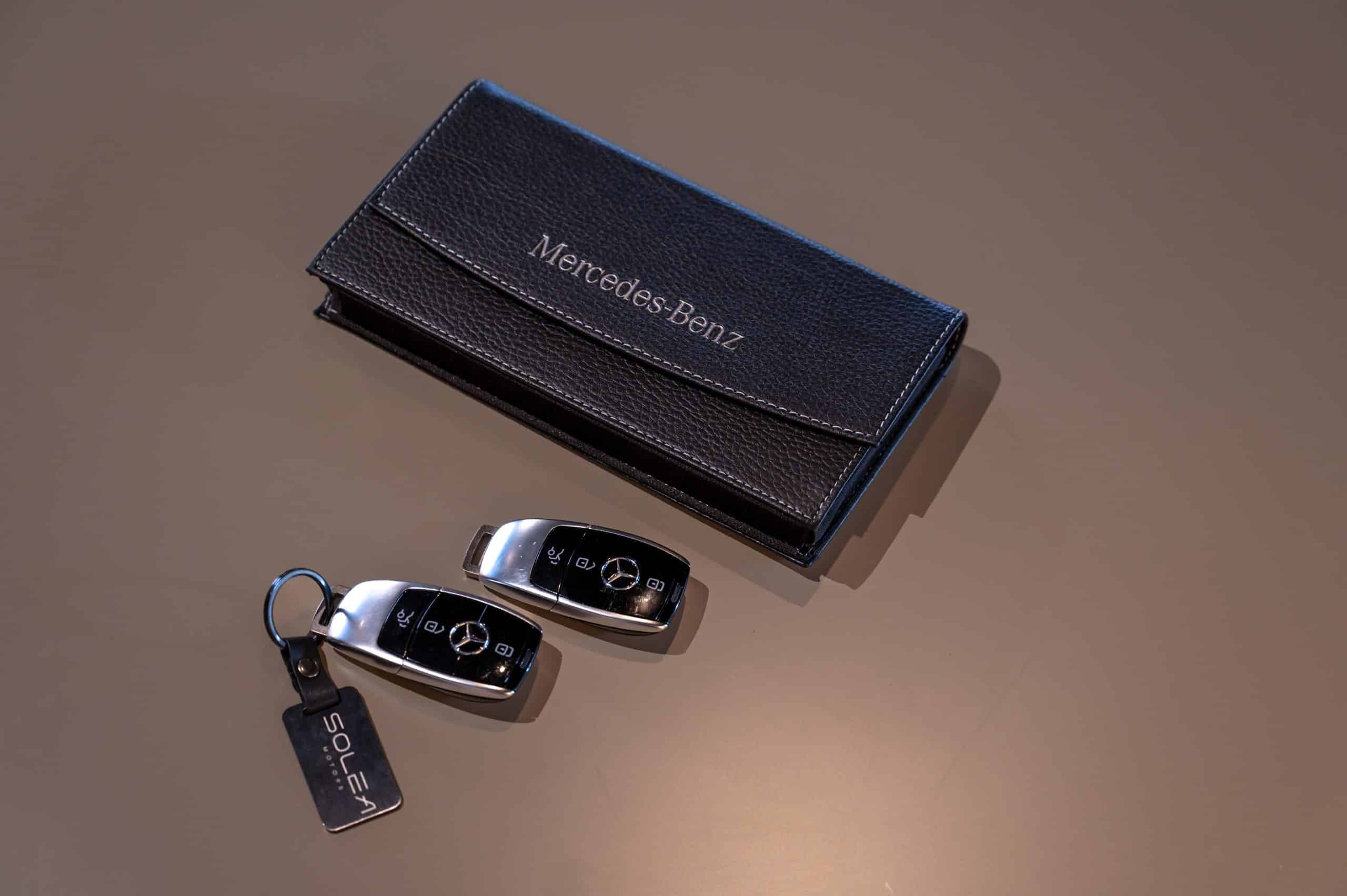 Mercedes_Classe-E_grise_19