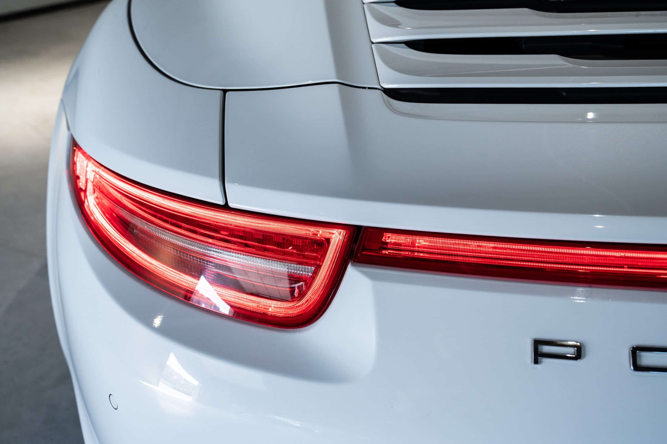 Porsche-Carrera-4S-blanche_SM_12