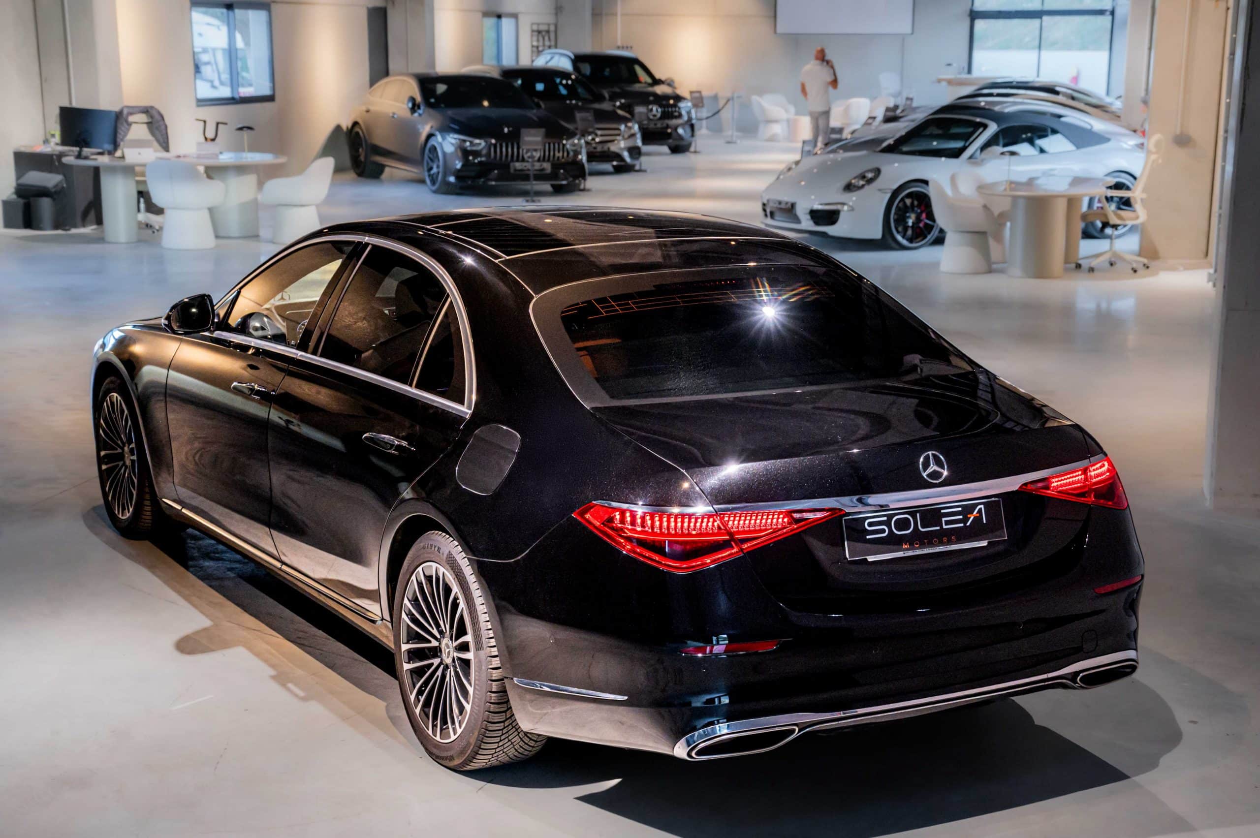 Mercedes_Classe-S__hybride-noire_06