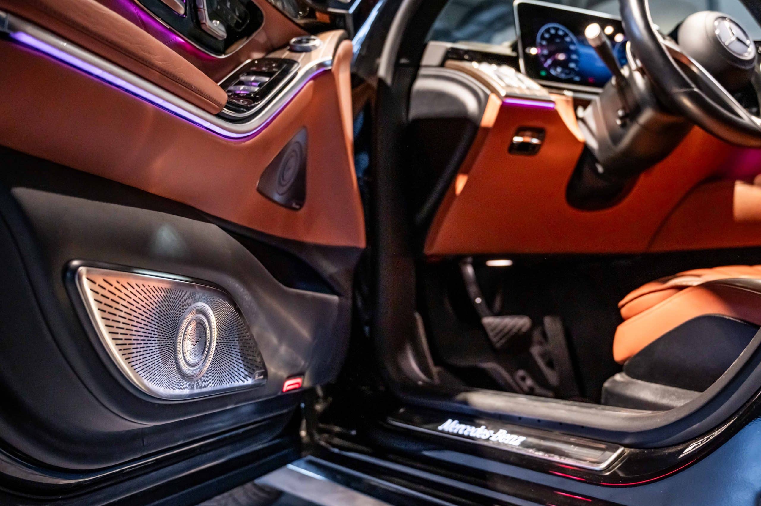 Mercedes_Classe-S__hybride-noire_09