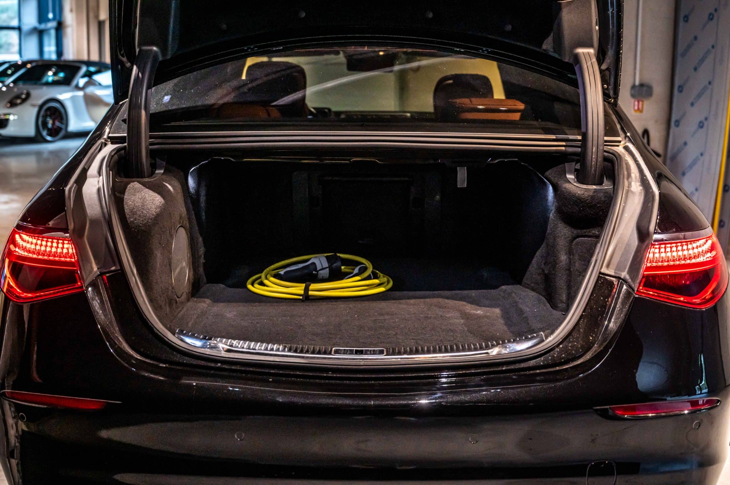 Mercedes_Classe-S__hybride-noire_15