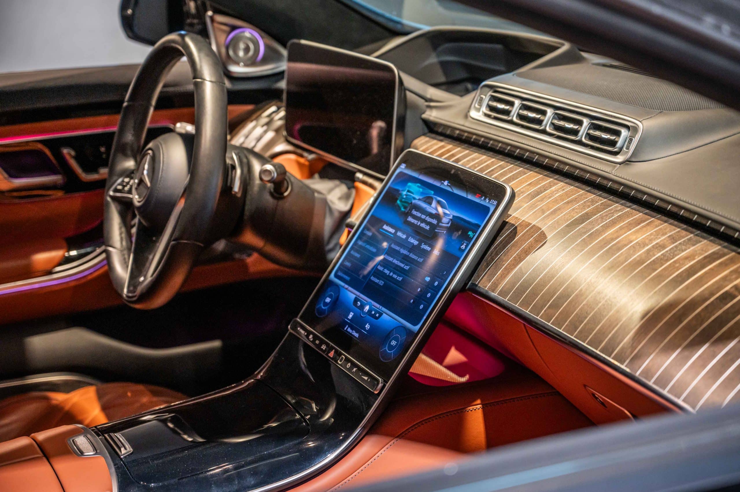 Mercedes_Classe-S__hybride-noire_21