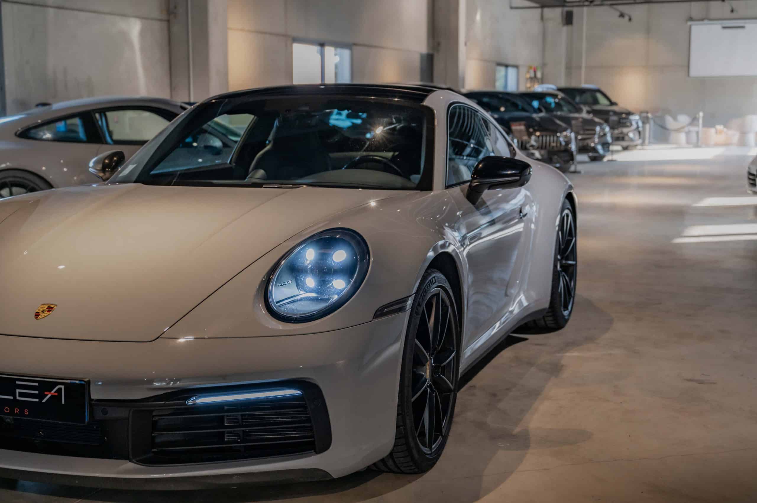 Porsche_911-Carrera-4S_gris-craie_06