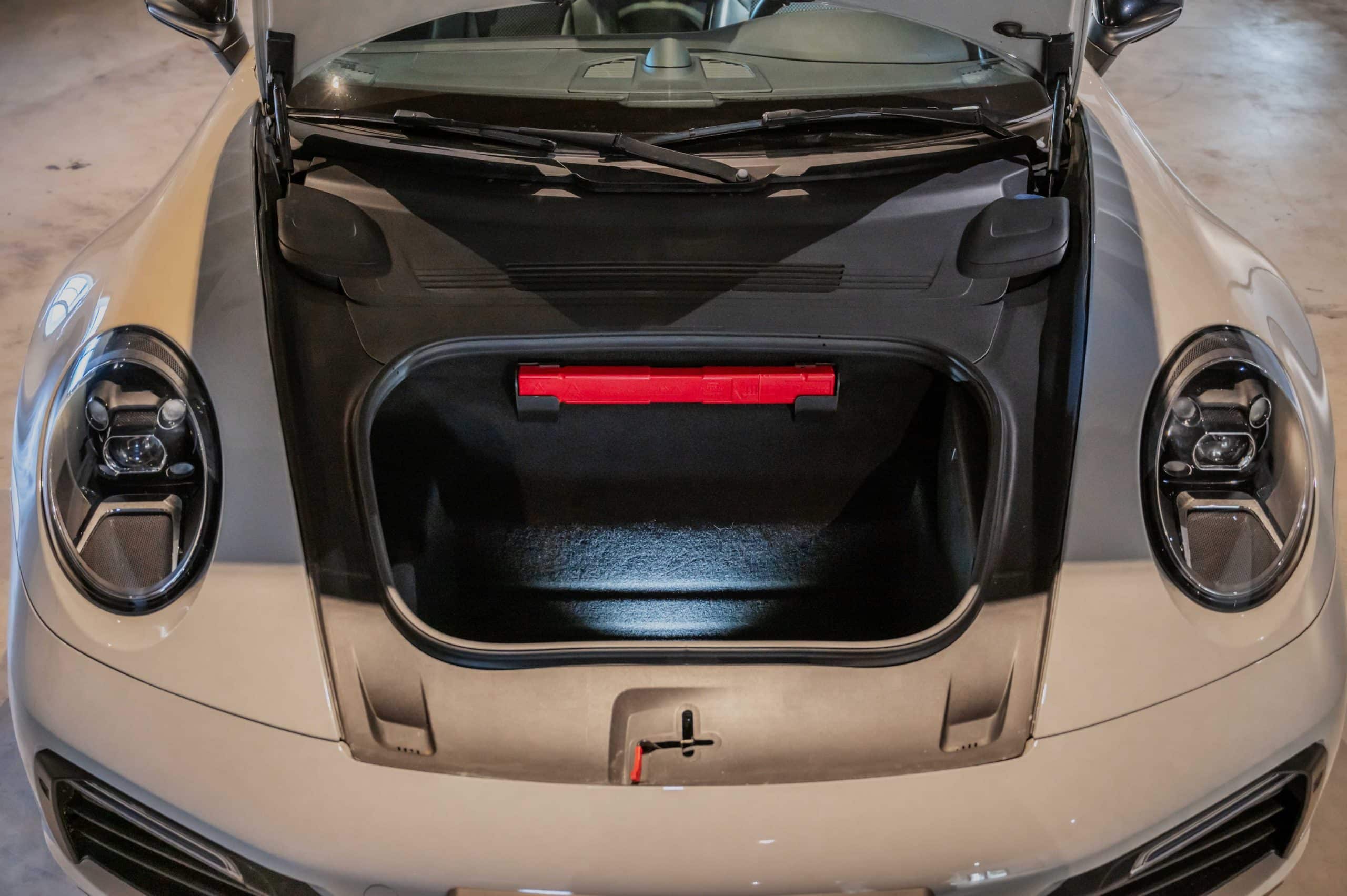 Porsche_911-Carrera-4S_gris-craie_13