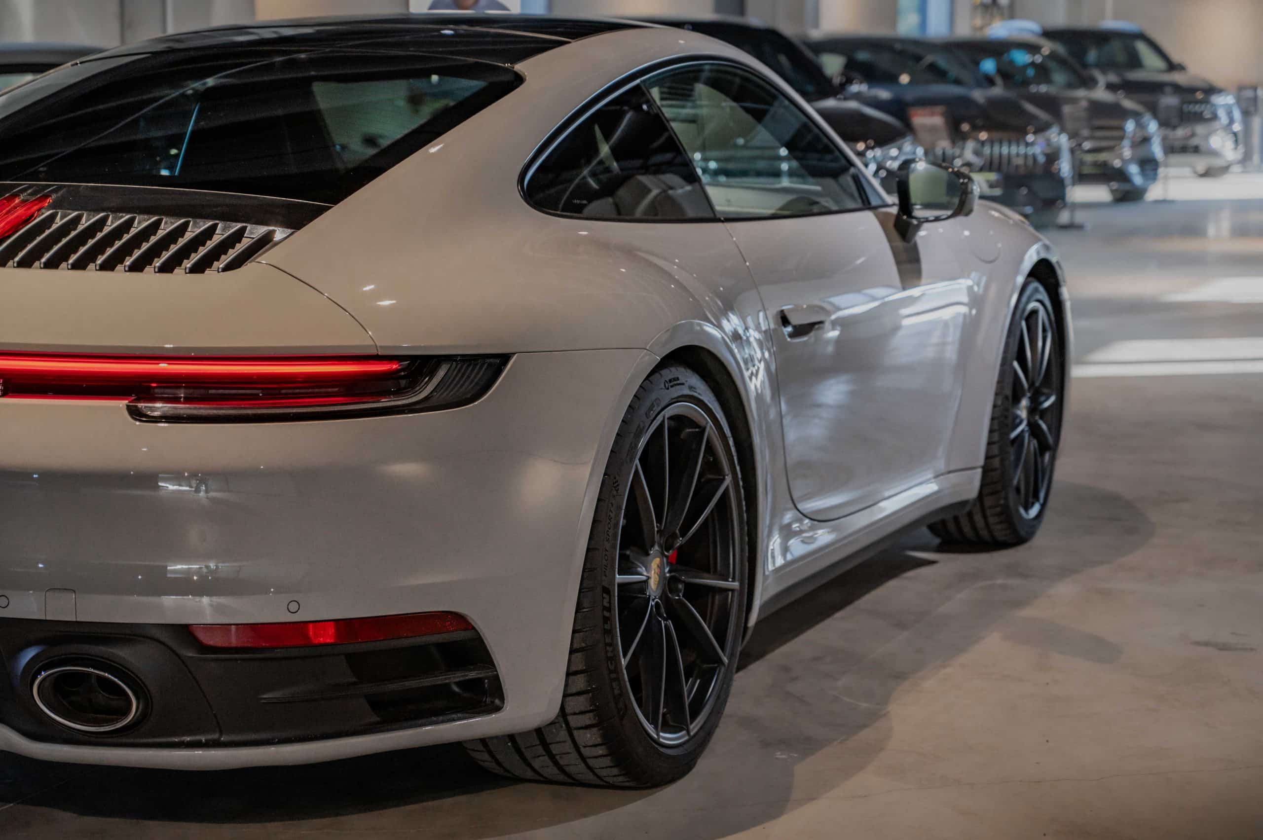 Porsche_911-Carrera-4S_gris-craie_16