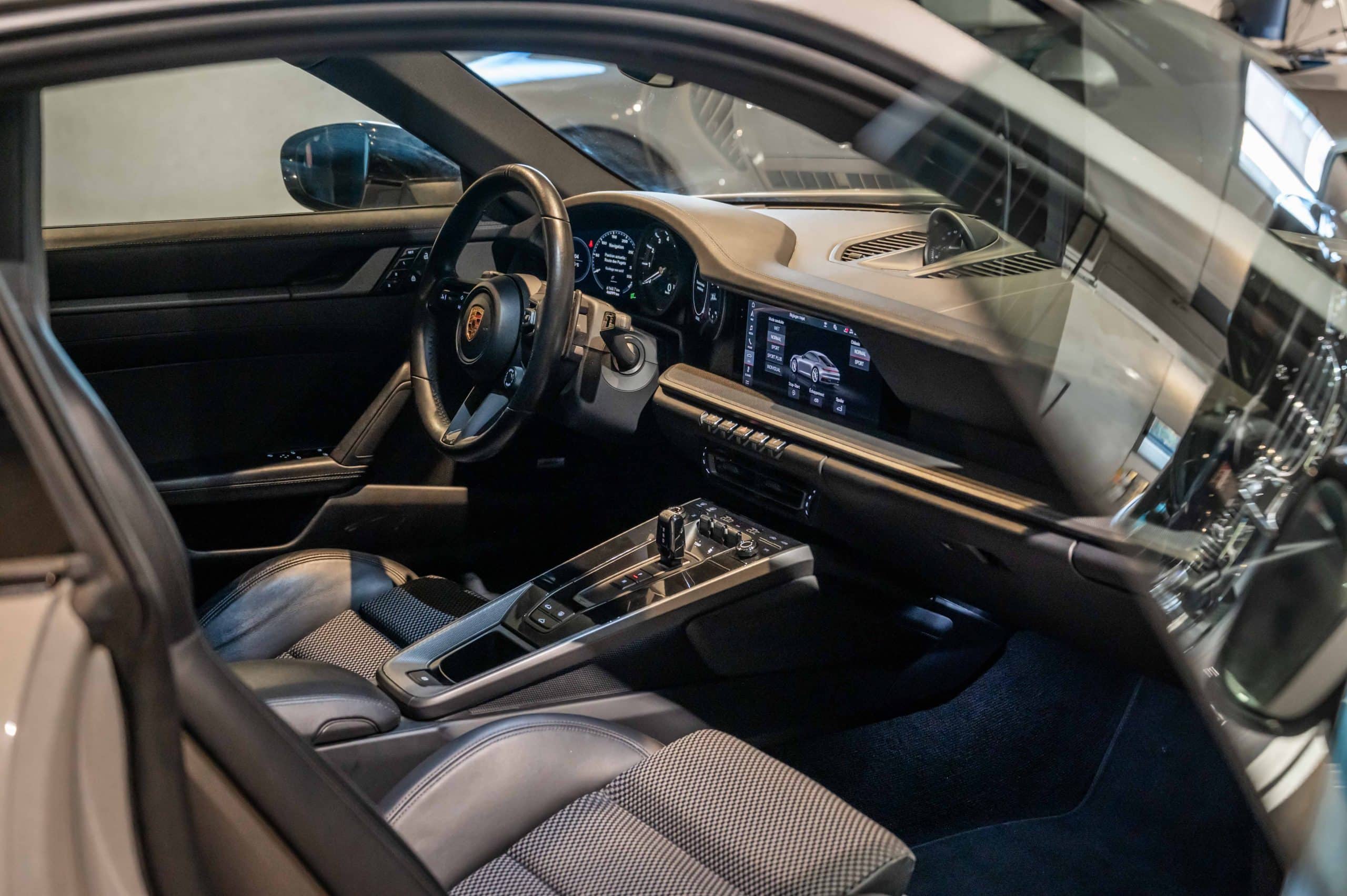 Porsche_911-Carrera-4S_gris-craie_19