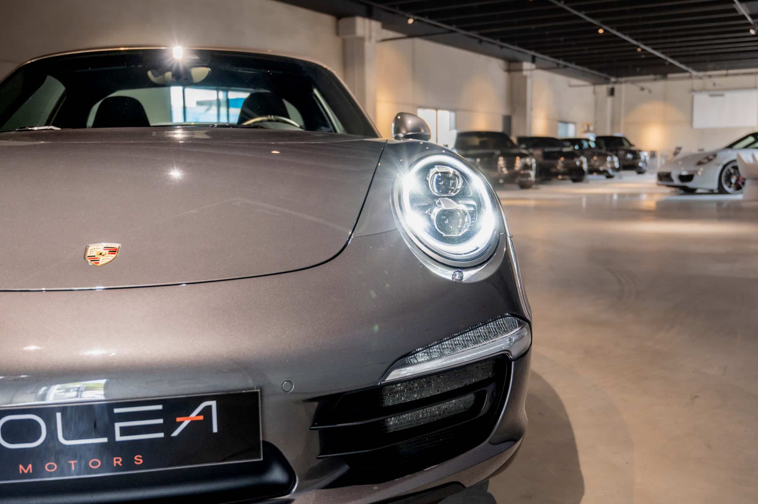 Porsche_911-Targa-4S_gris-metallisé-2