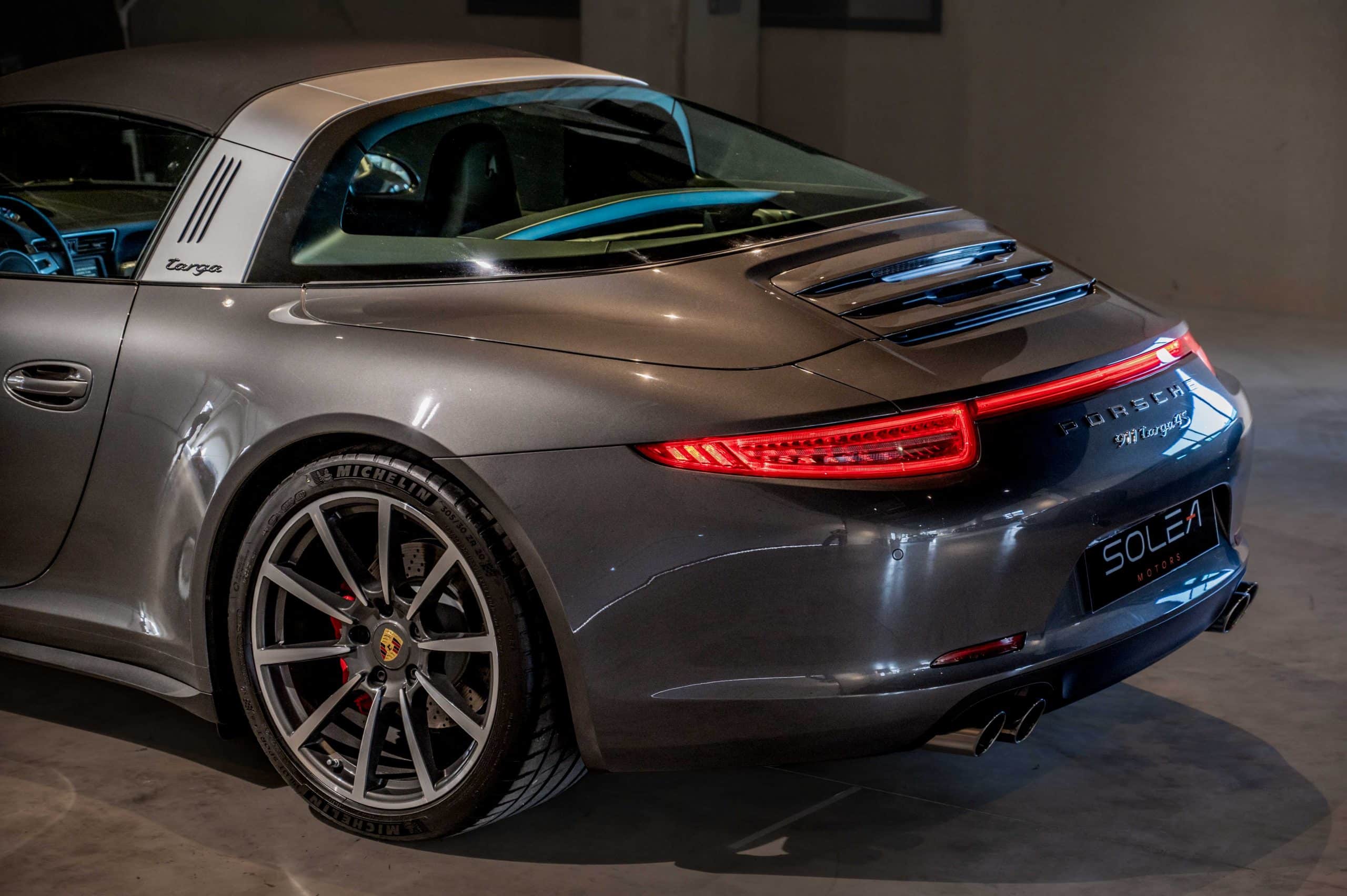 Porsche_911-Targa-4S_gris-metallisé-7
