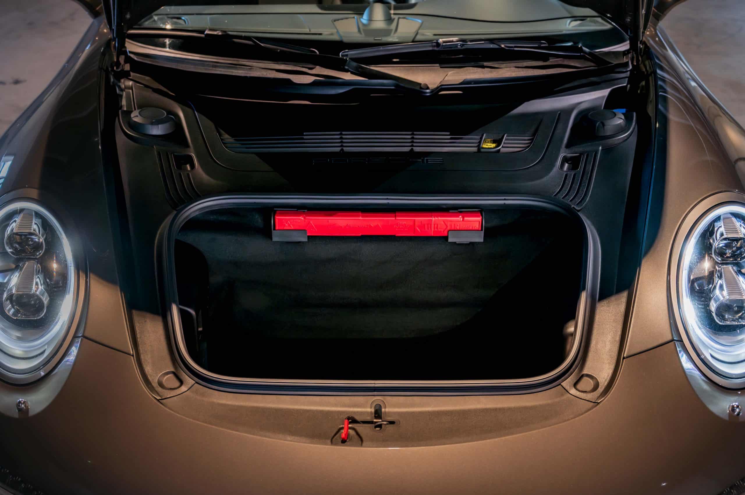 Porsche_911-Targa-4S_gris-metallisé-8