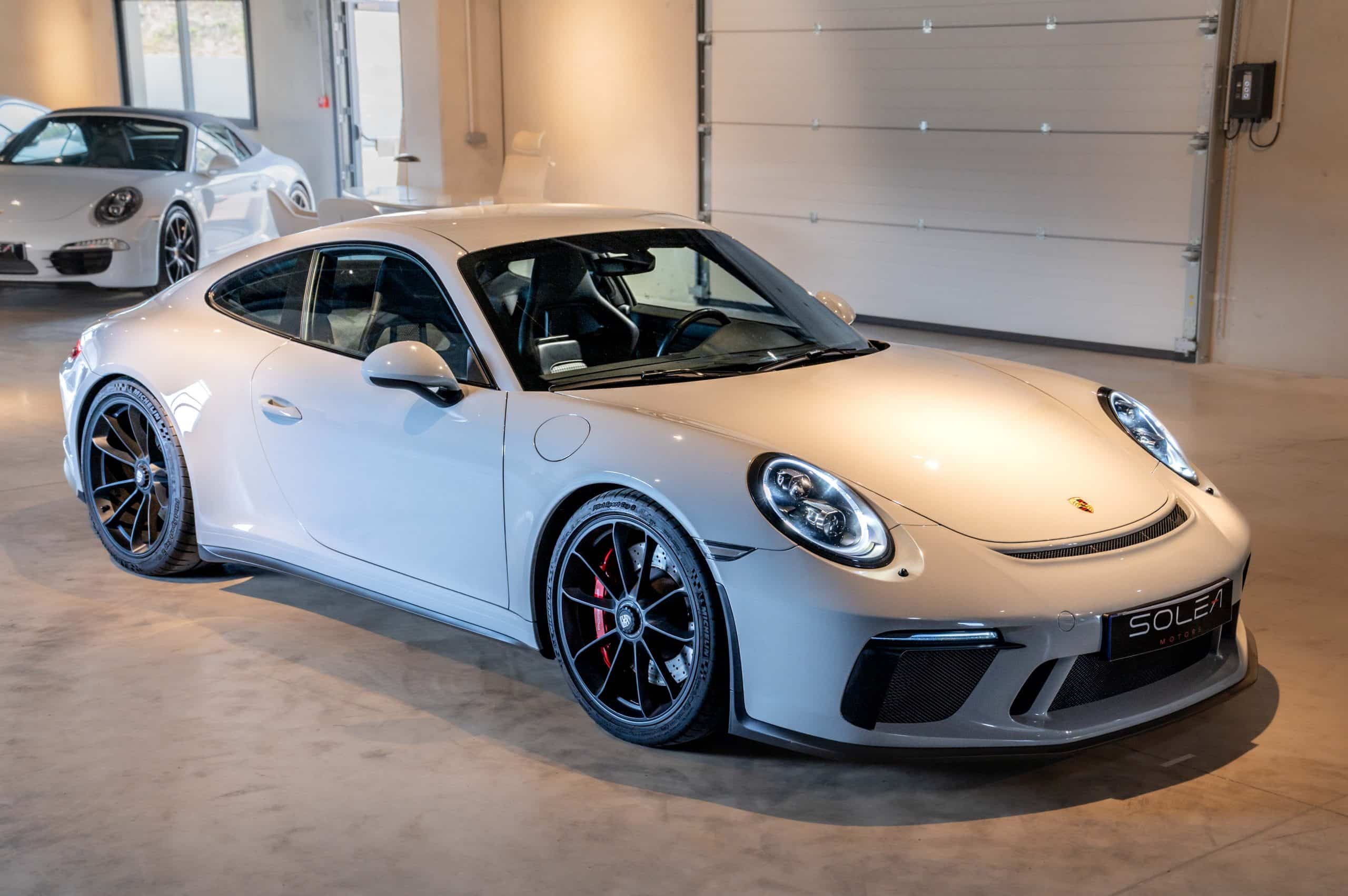 Porsche_GT3-Touring_02