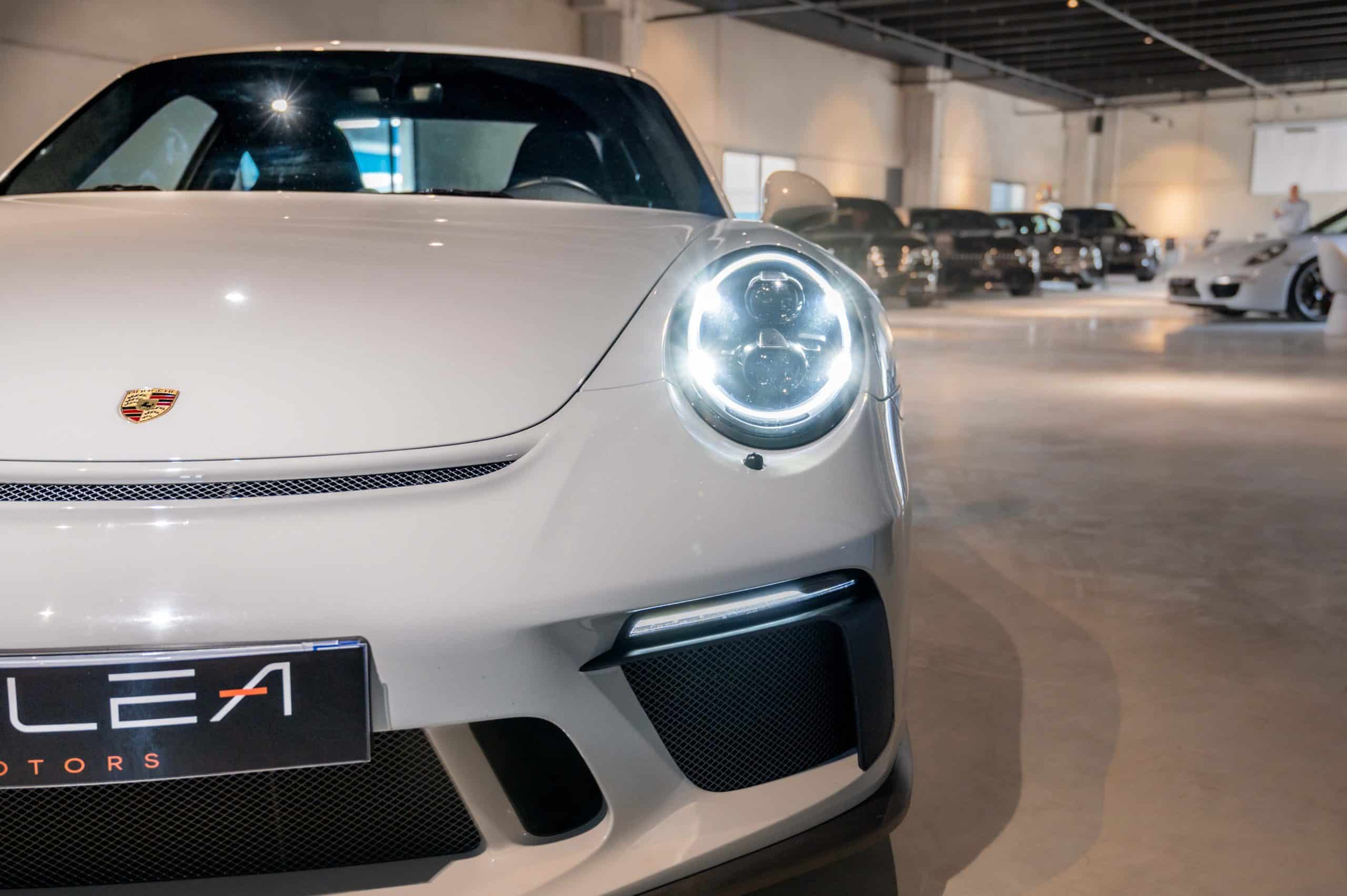 Porsche_GT3-Touring_03