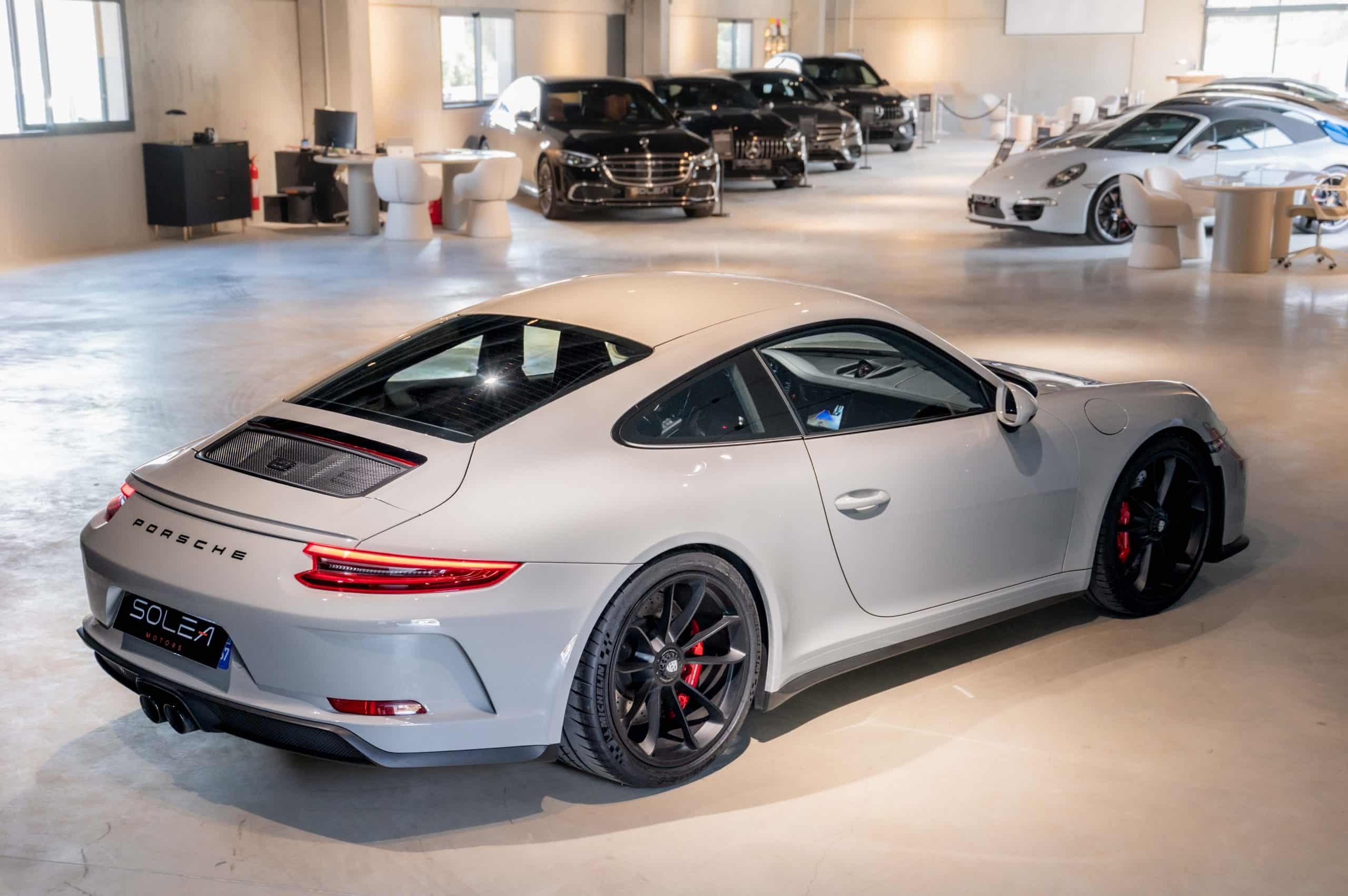 Porsche_GT3-Touring_09