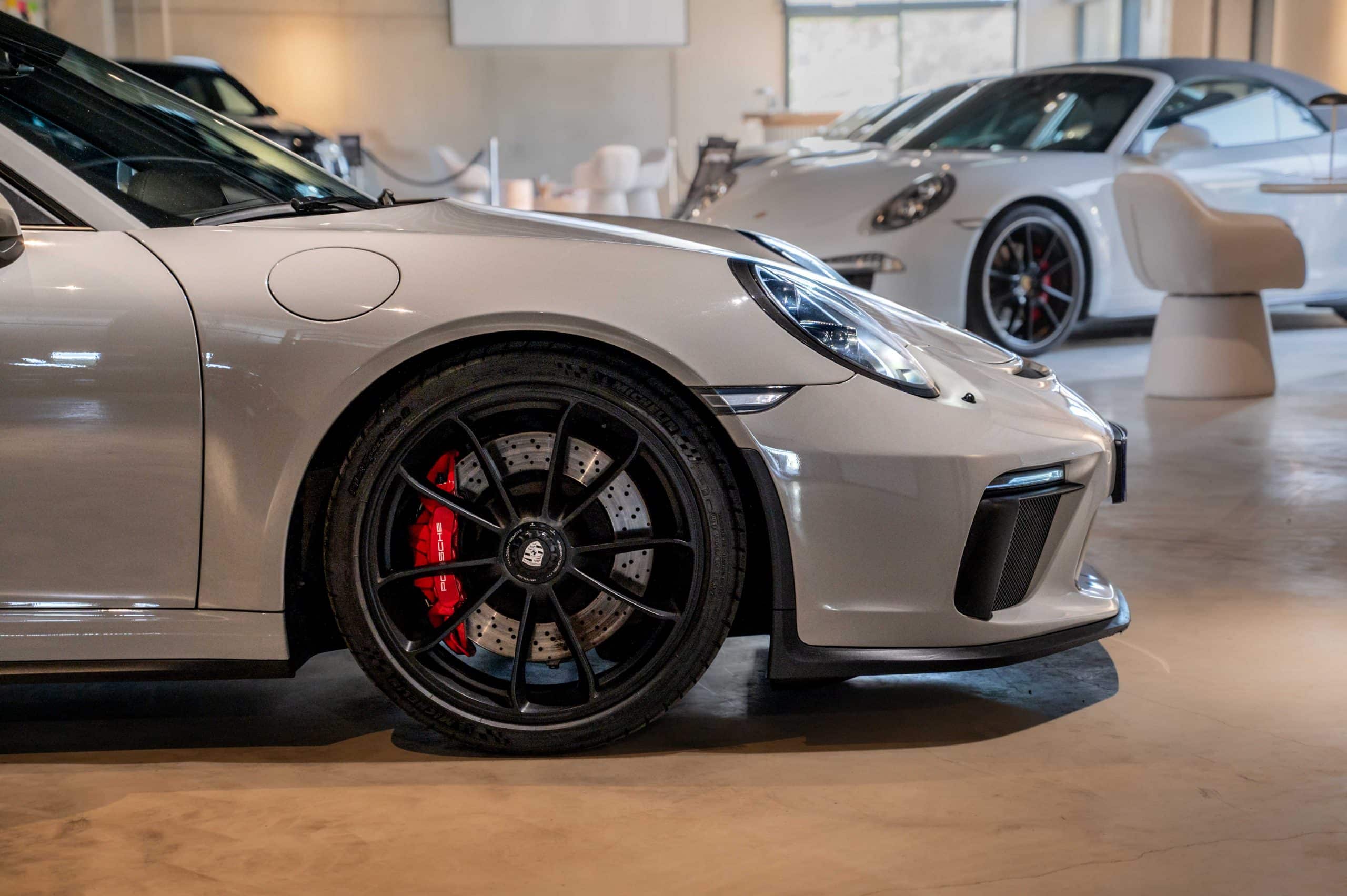 Porsche_GT3-Touring_10