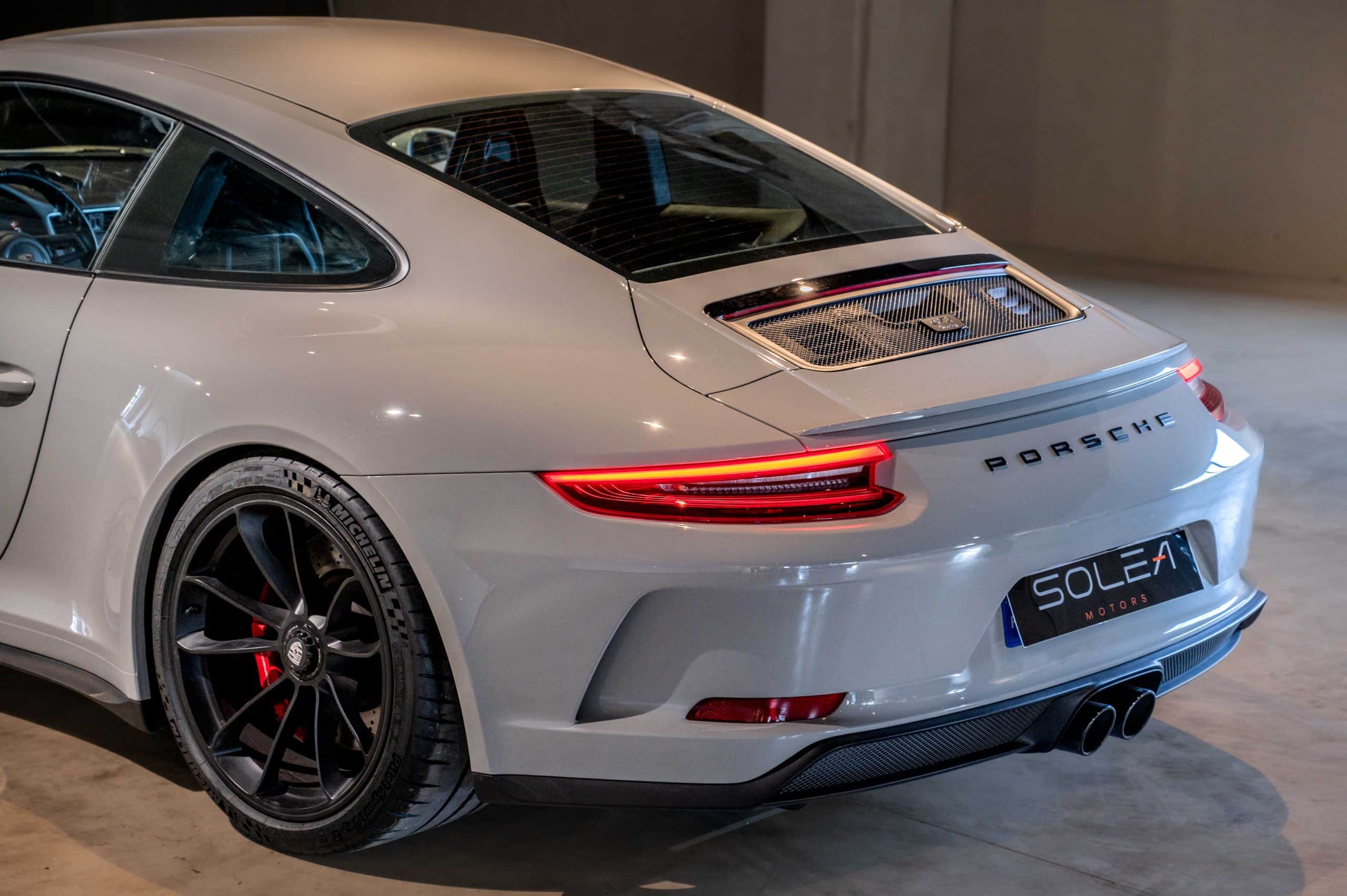 Porsche_GT3-Touring_14