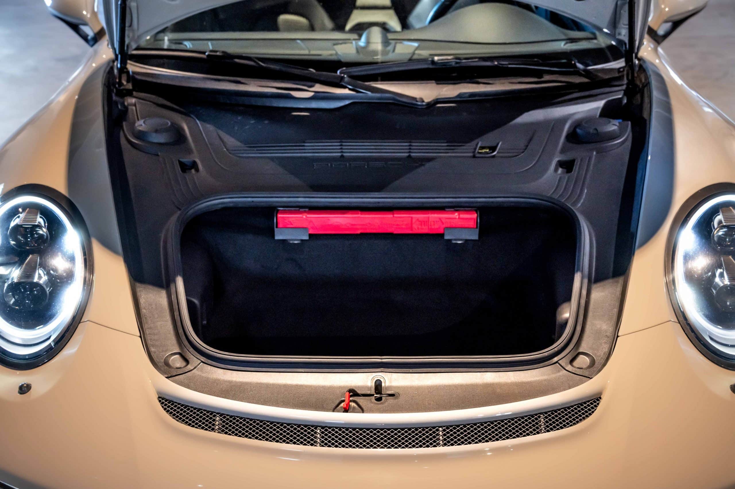 Porsche_GT3-Touring_16