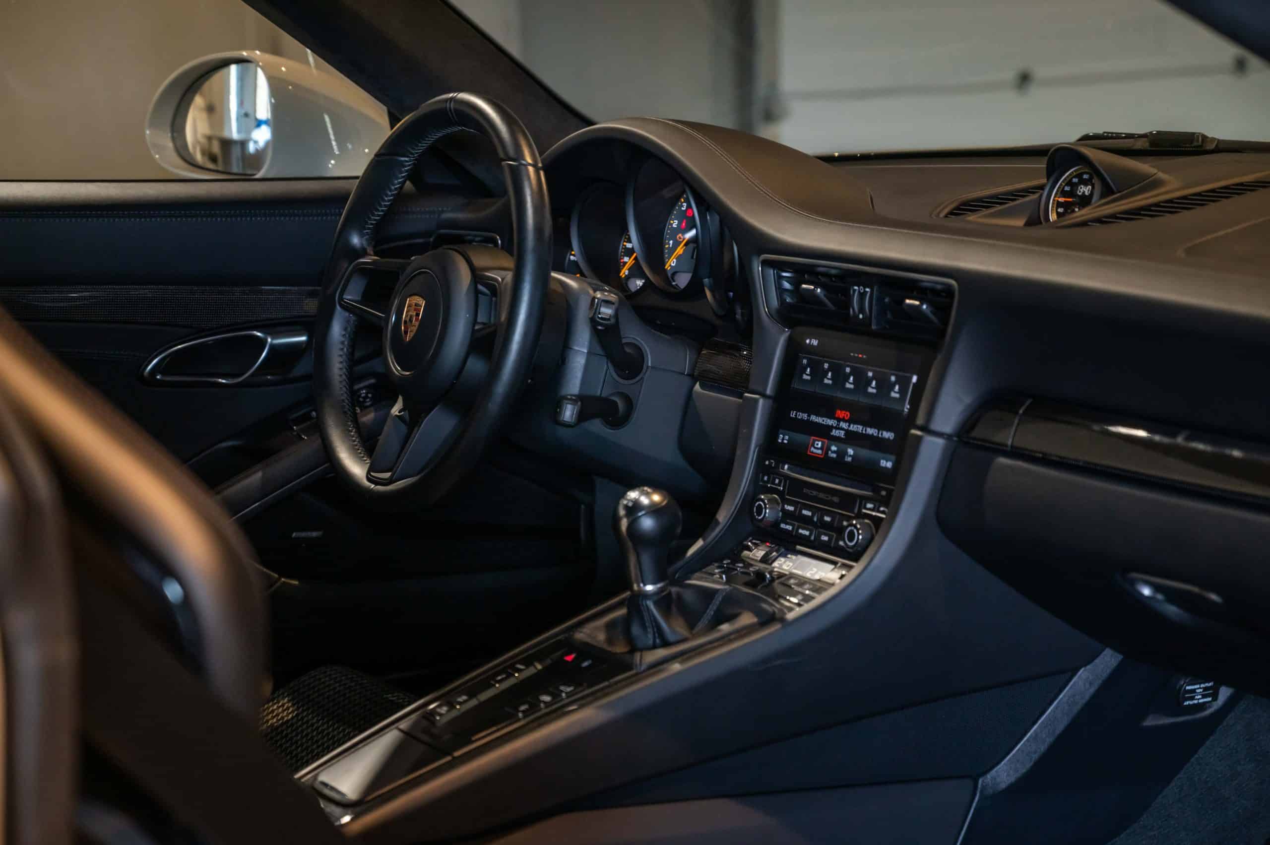 Porsche_GT3-Touring_18