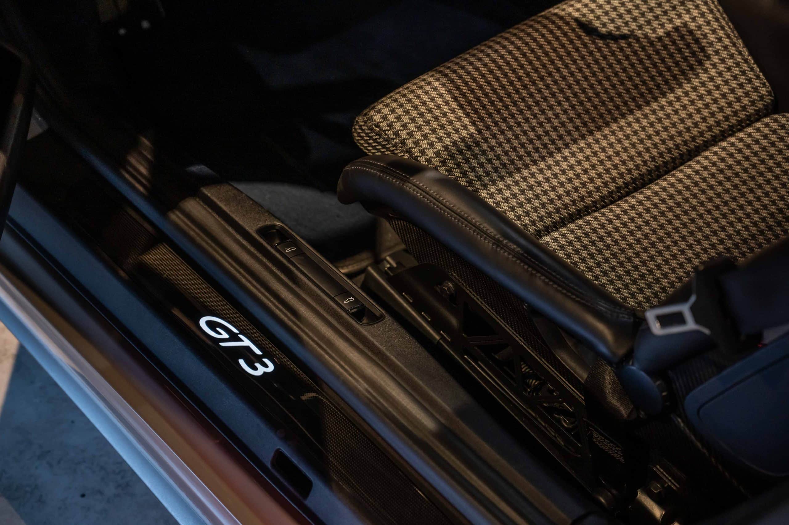 Porsche_GT3-Touring_21