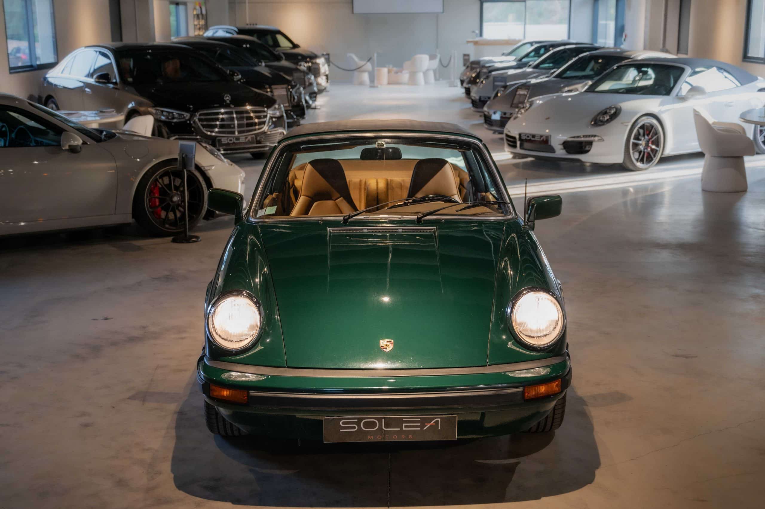 Porsche_Targa_ancienne_verte_05