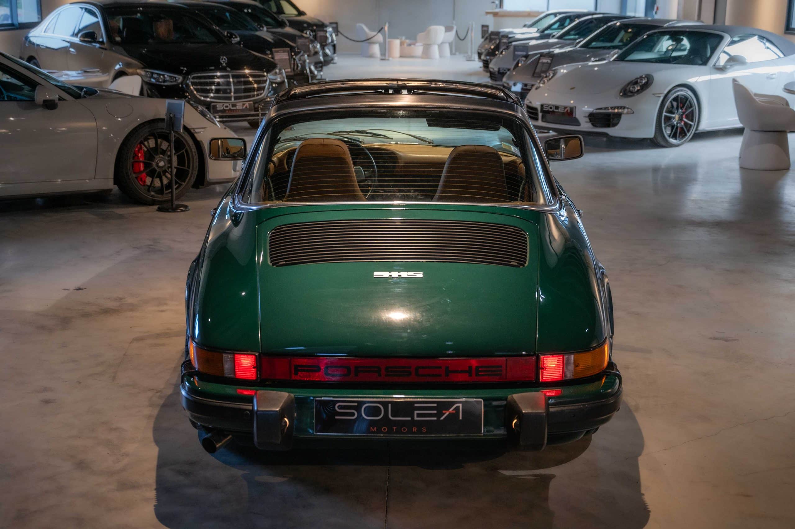 Porsche_Targa_ancienne_verte_06