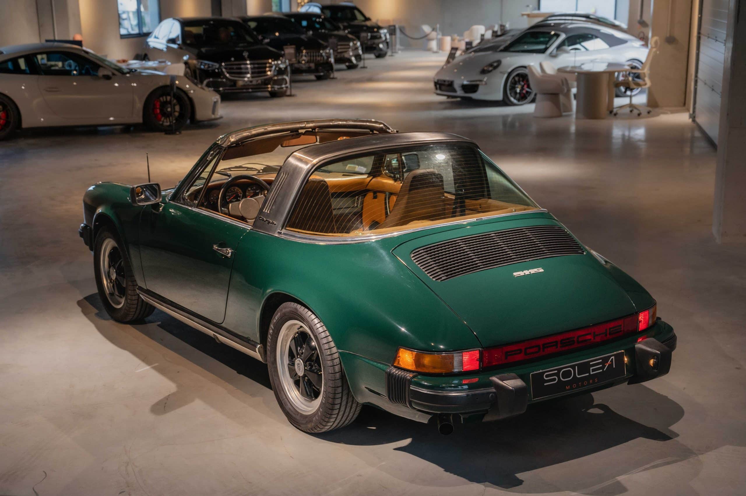 Porsche_Targa_ancienne_verte_07