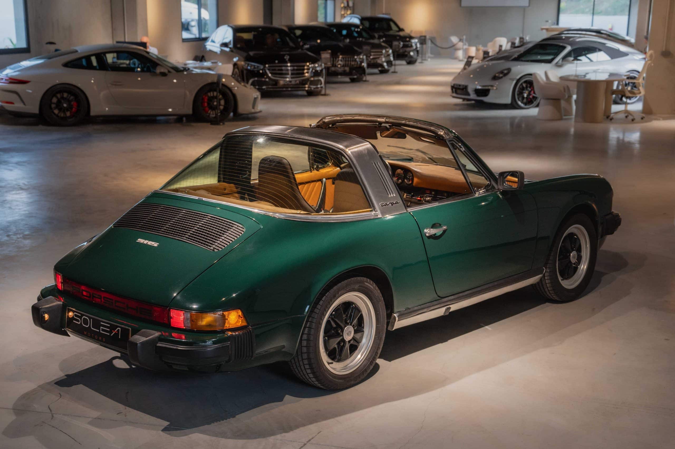 Porsche_Targa_ancienne_verte_08