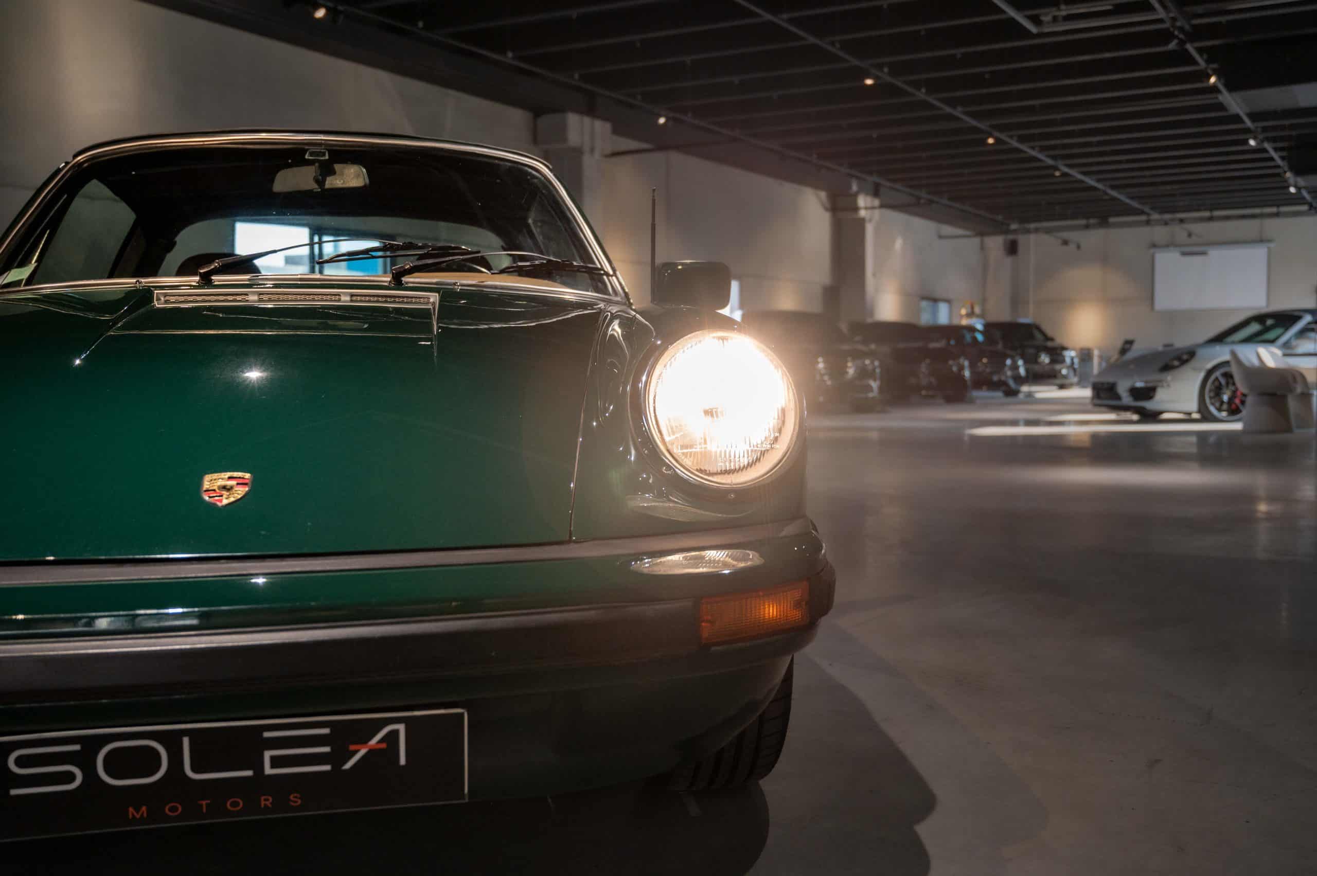 Porsche_Targa_ancienne_verte_09