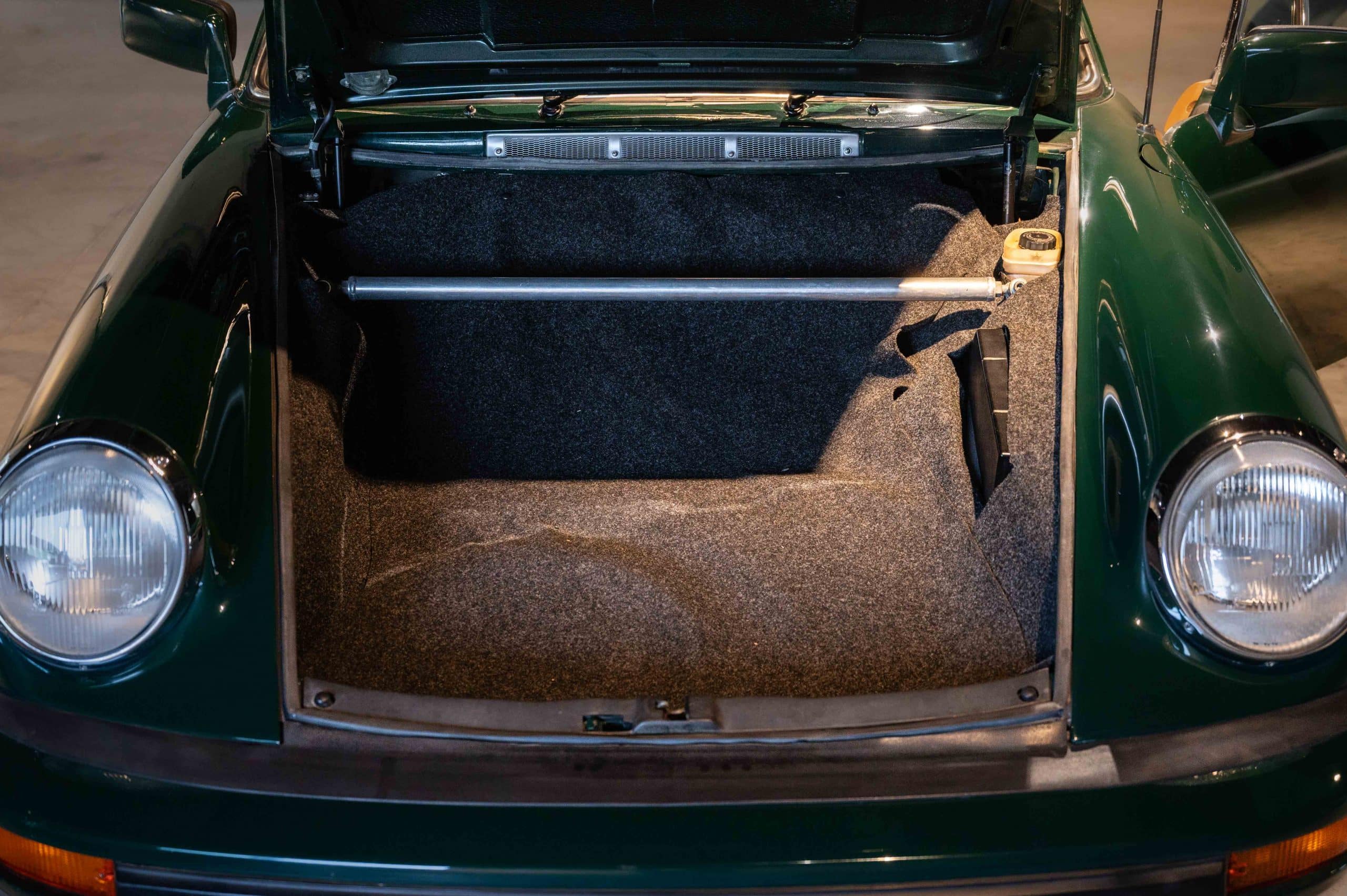 Porsche_Targa_ancienne_verte_13