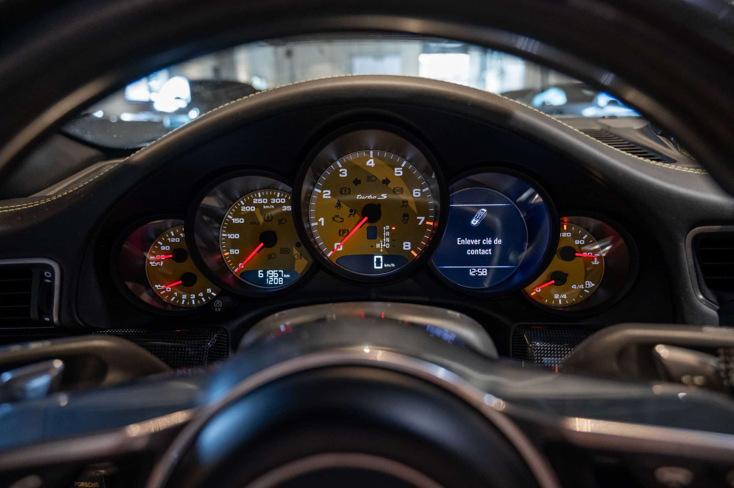 Porsche_Turbo-S_noire-16