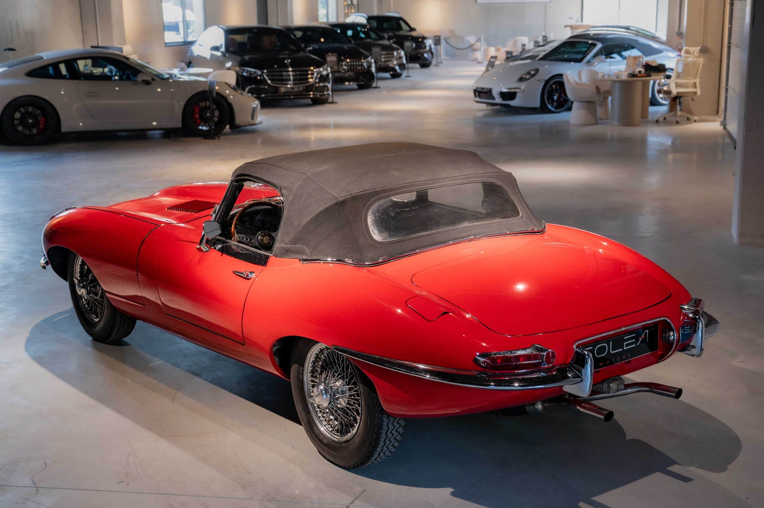 Jaguar_Type-E_rouge_07