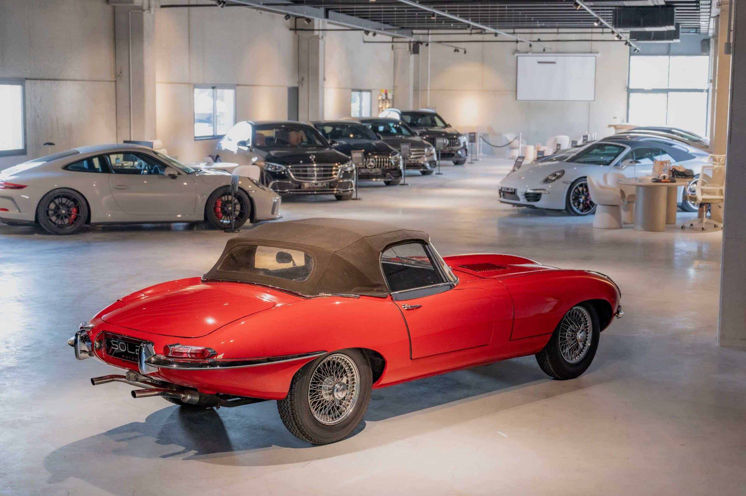 Jaguar_Type-E_rouge_08