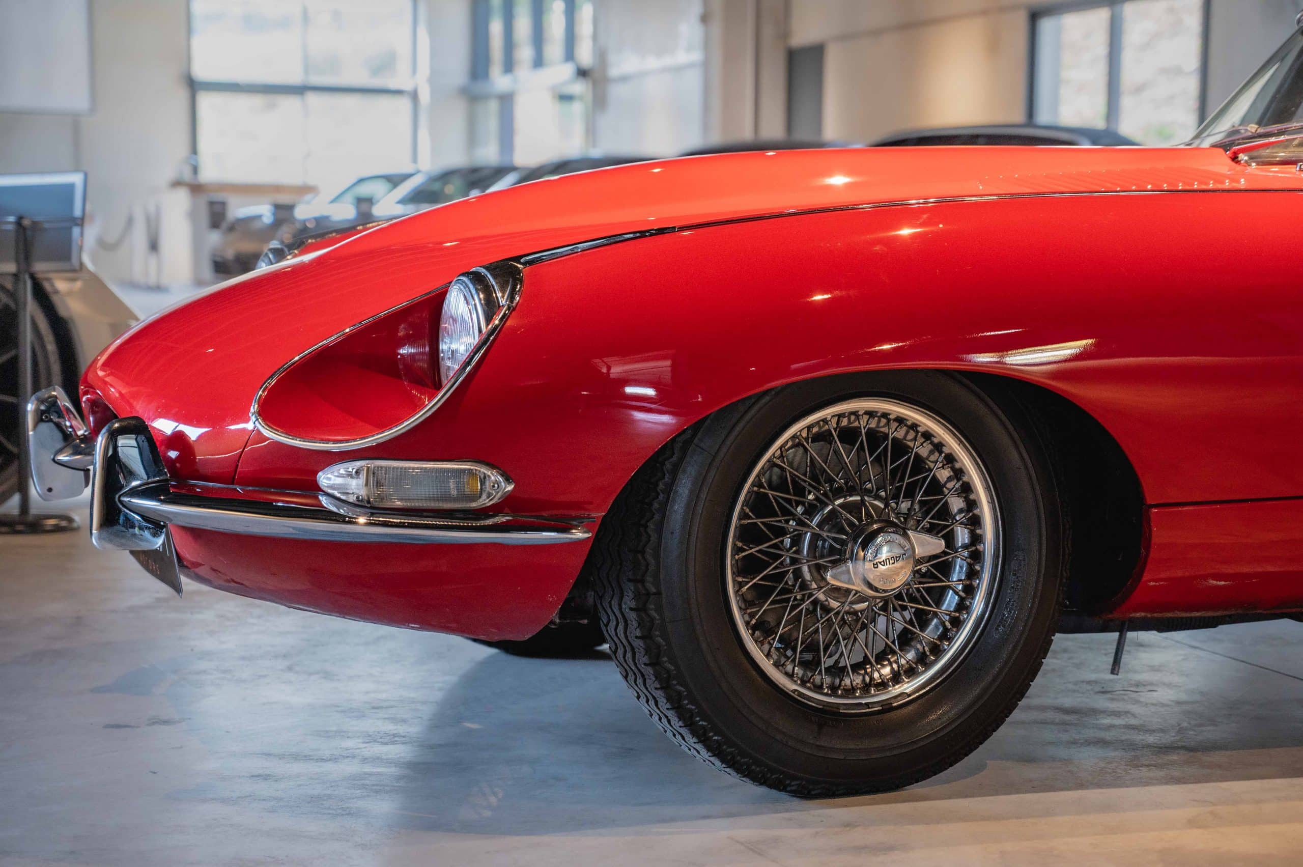 Jaguar_Type-E_rouge_10