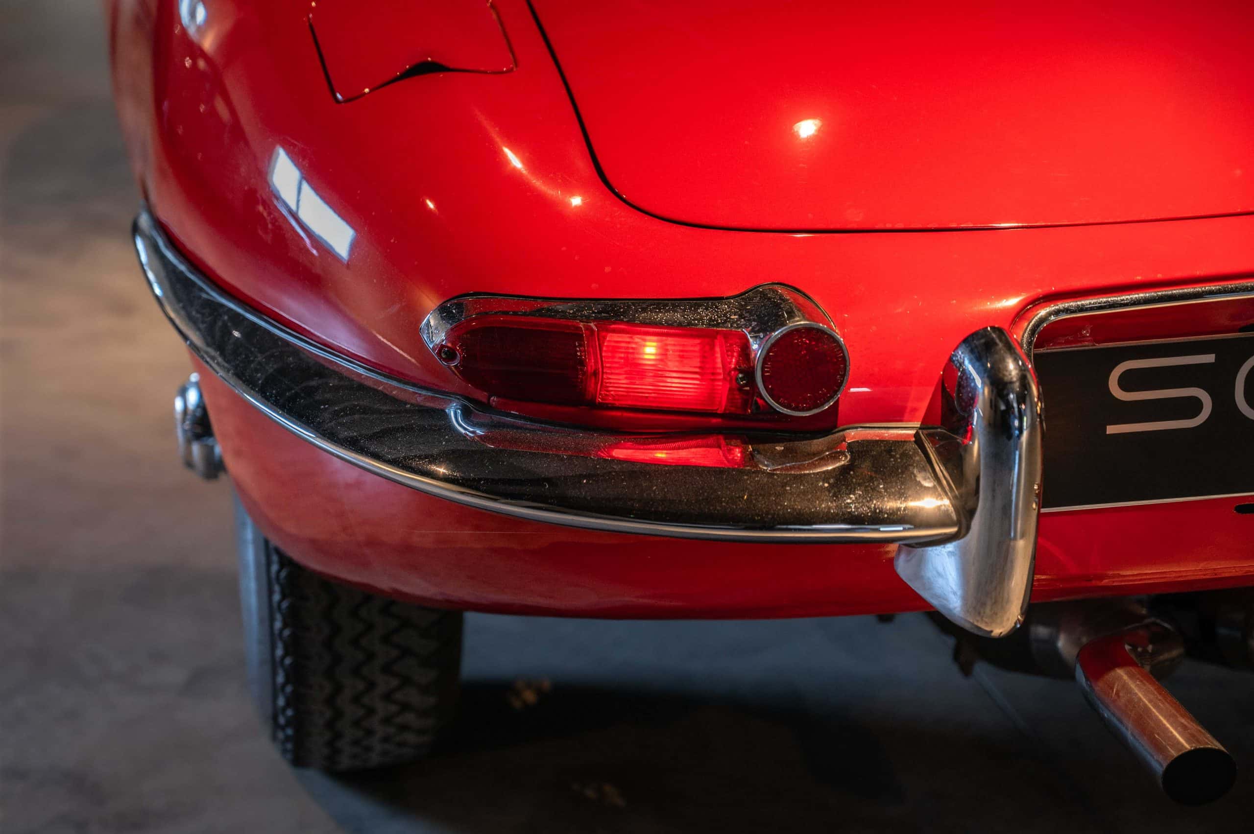 Jaguar_Type-E_rouge_12