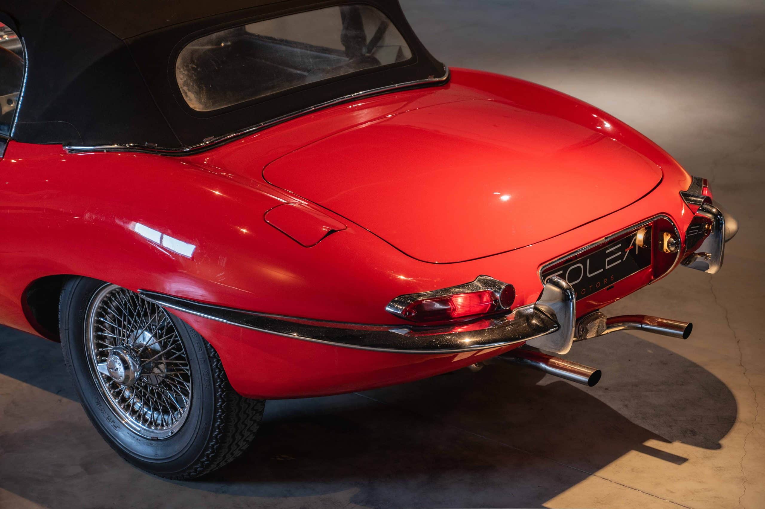 Jaguar_Type-E_rouge_13