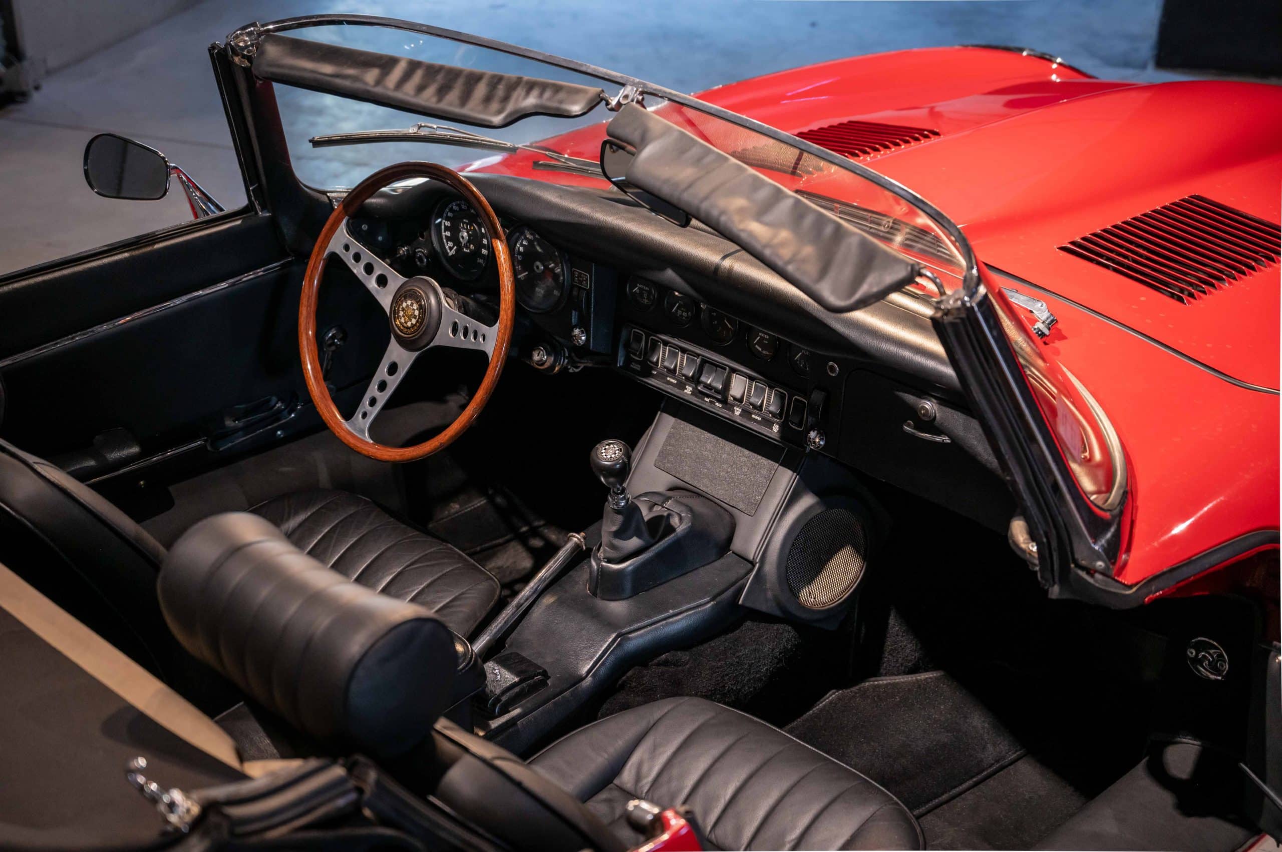 Jaguar_Type-E_rouge_15