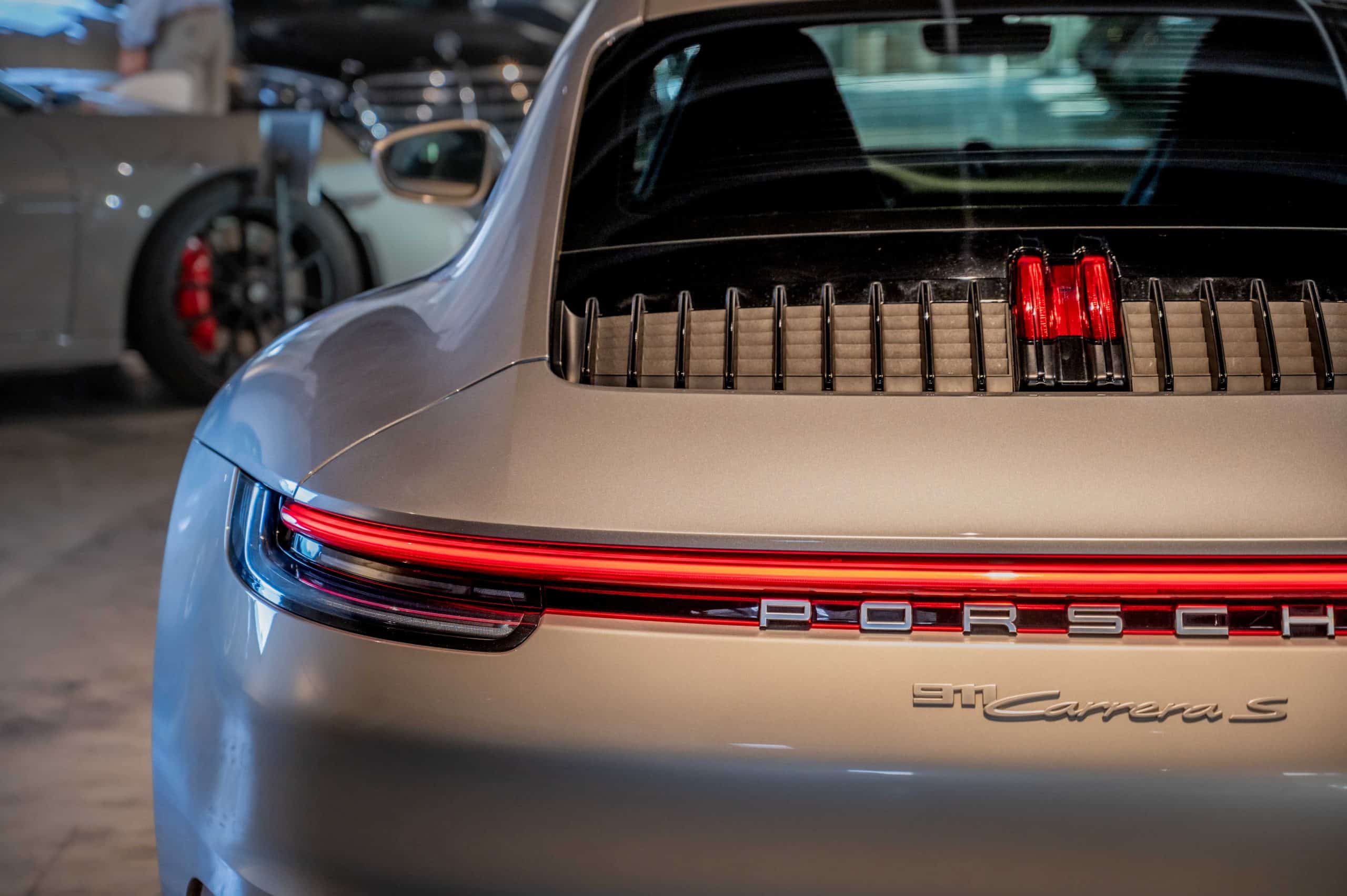 Porsche_911-Carrera-S_argent_12
