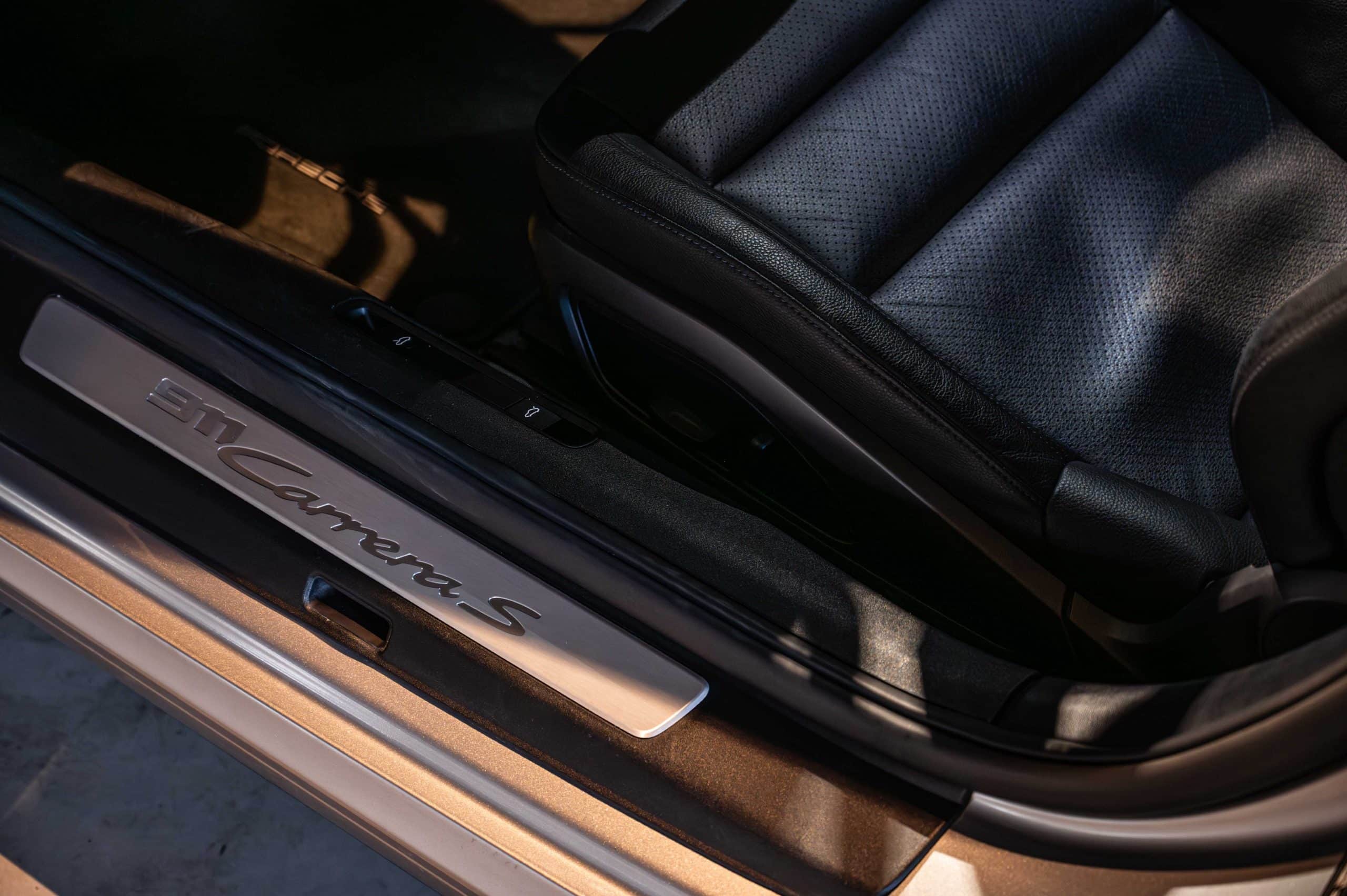 Porsche_911-Carrera-S_argent_13